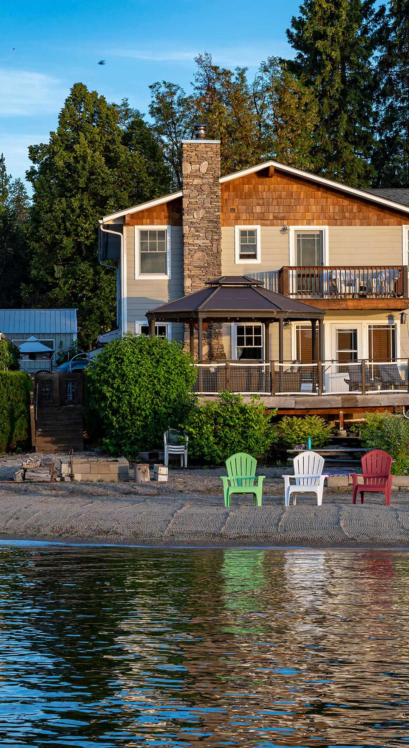 Charming Lakefront Cabin w/ Deck & Fire Pit!