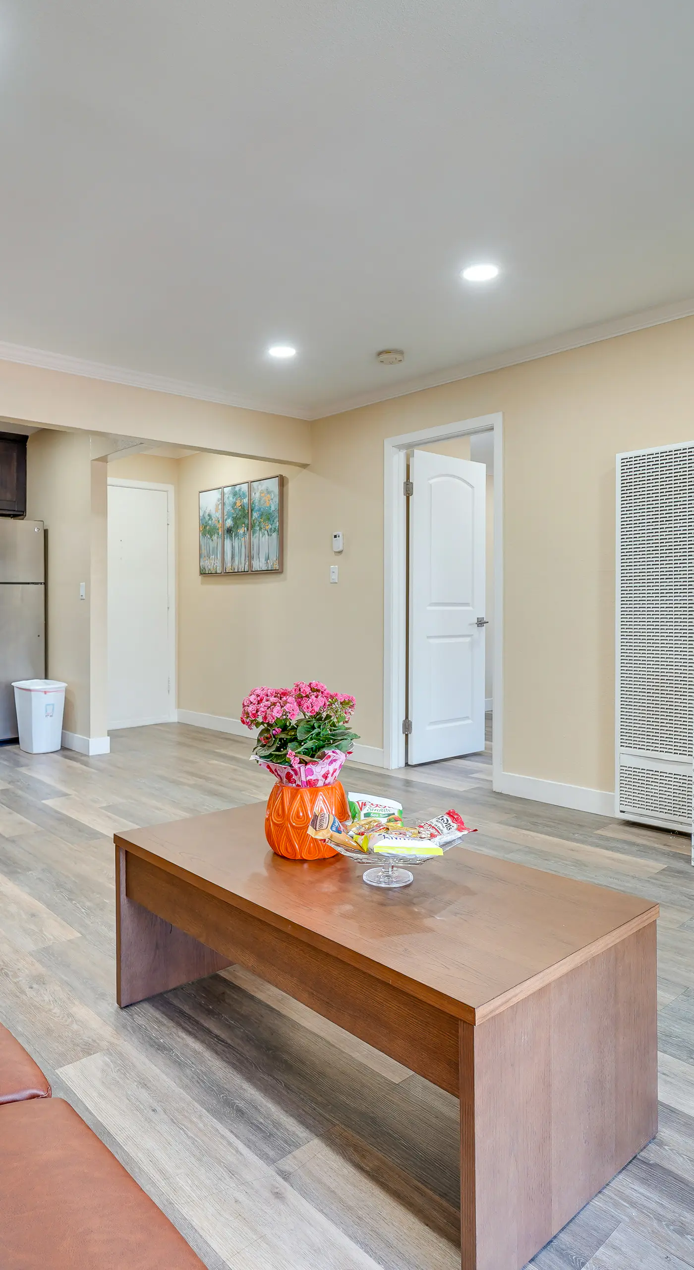 1 Block to Dtwn Pleasanton: Condo w/ Pool Access