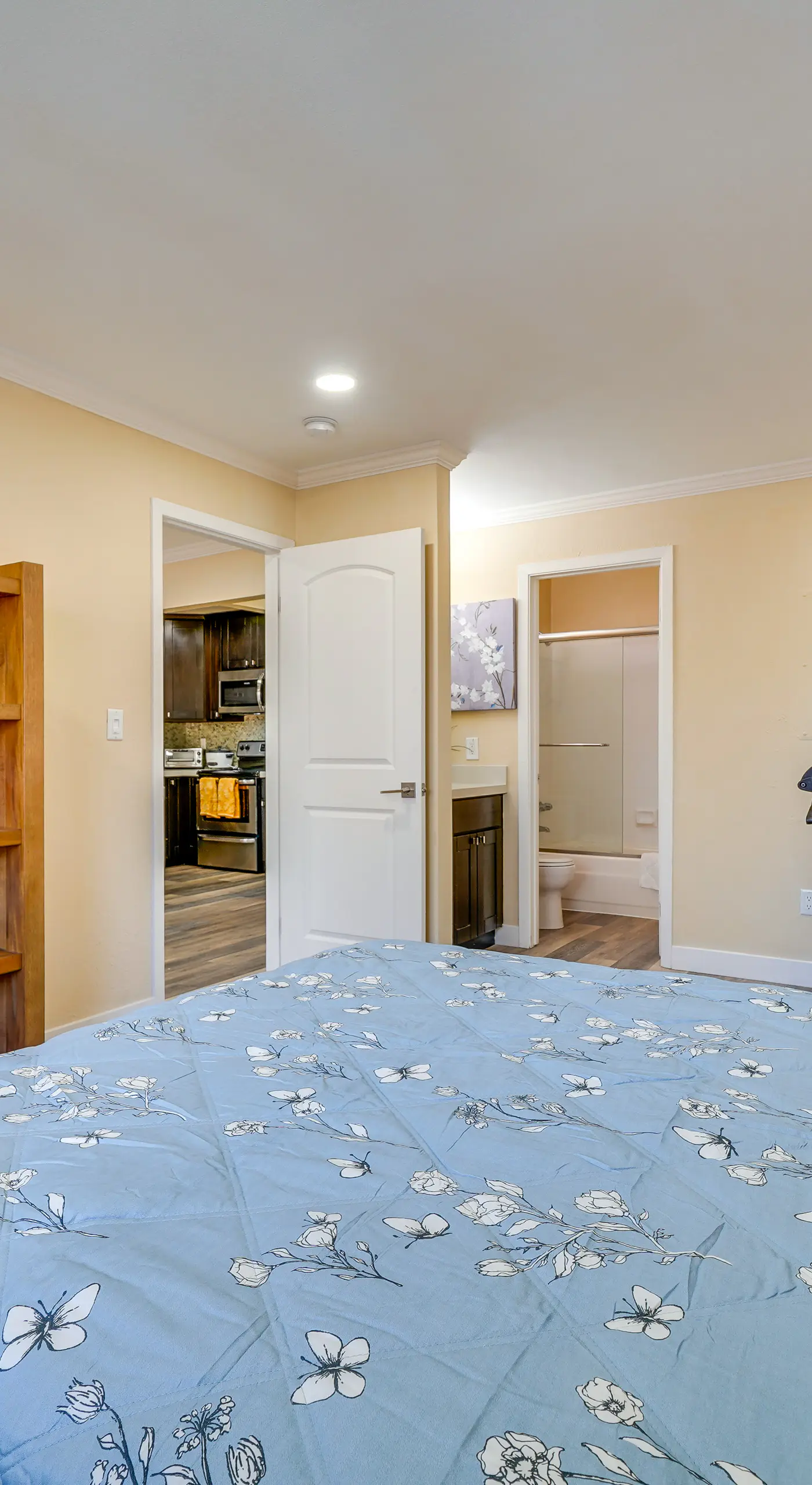 1 Block to Dtwn Pleasanton: Condo w/ Pool Access