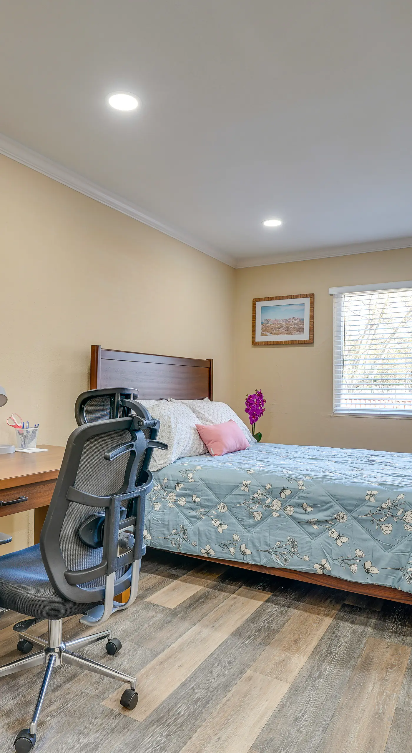 1 Block to Dtwn Pleasanton: Condo w/ Pool Access