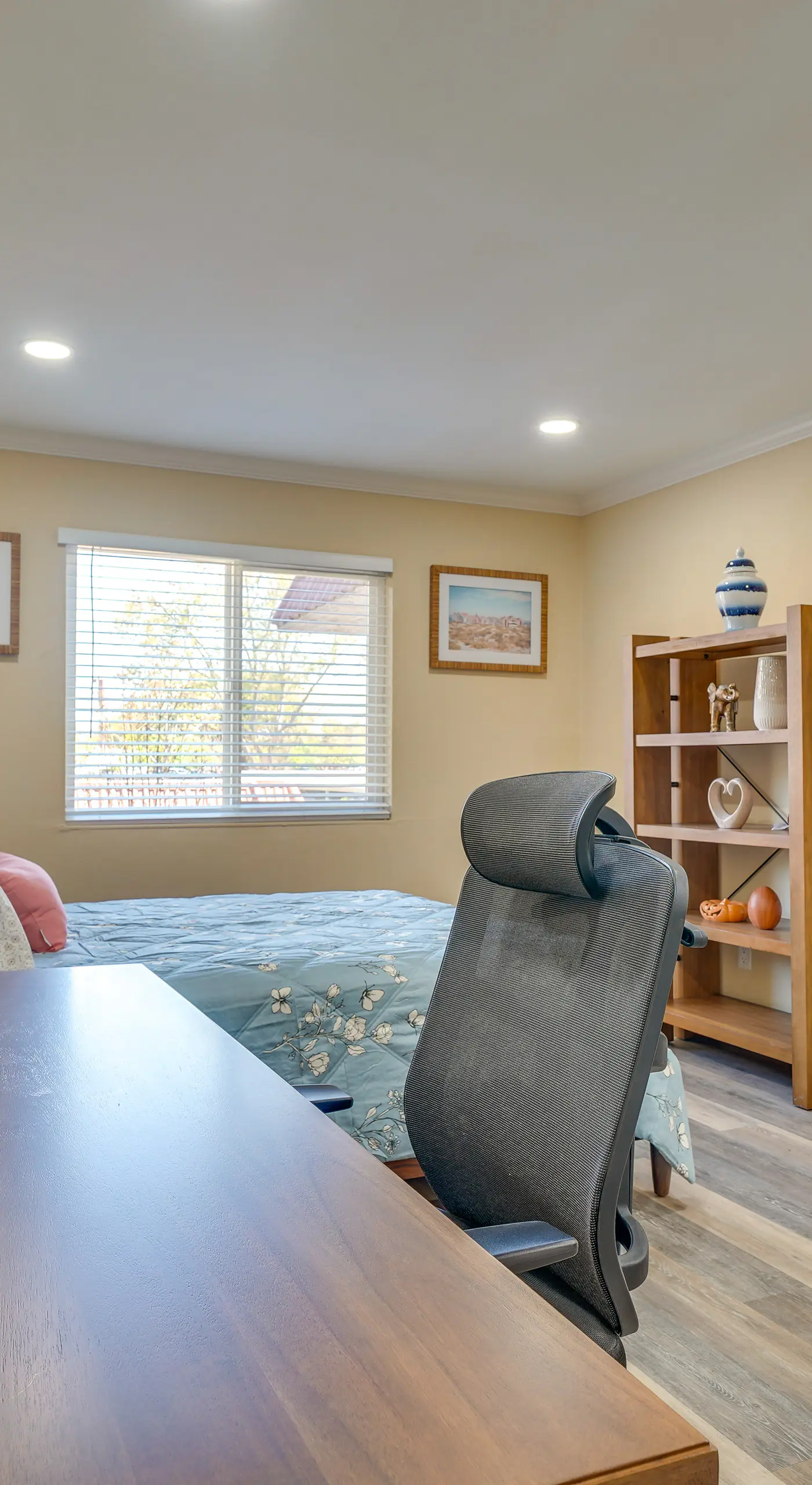 1 Block to Dtwn Pleasanton: Condo w/ Pool Access