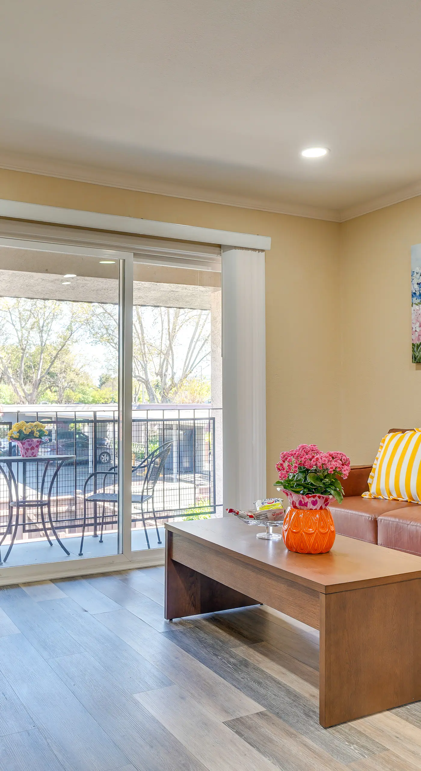 1 Block to Dtwn Pleasanton: Condo w/ Pool Access