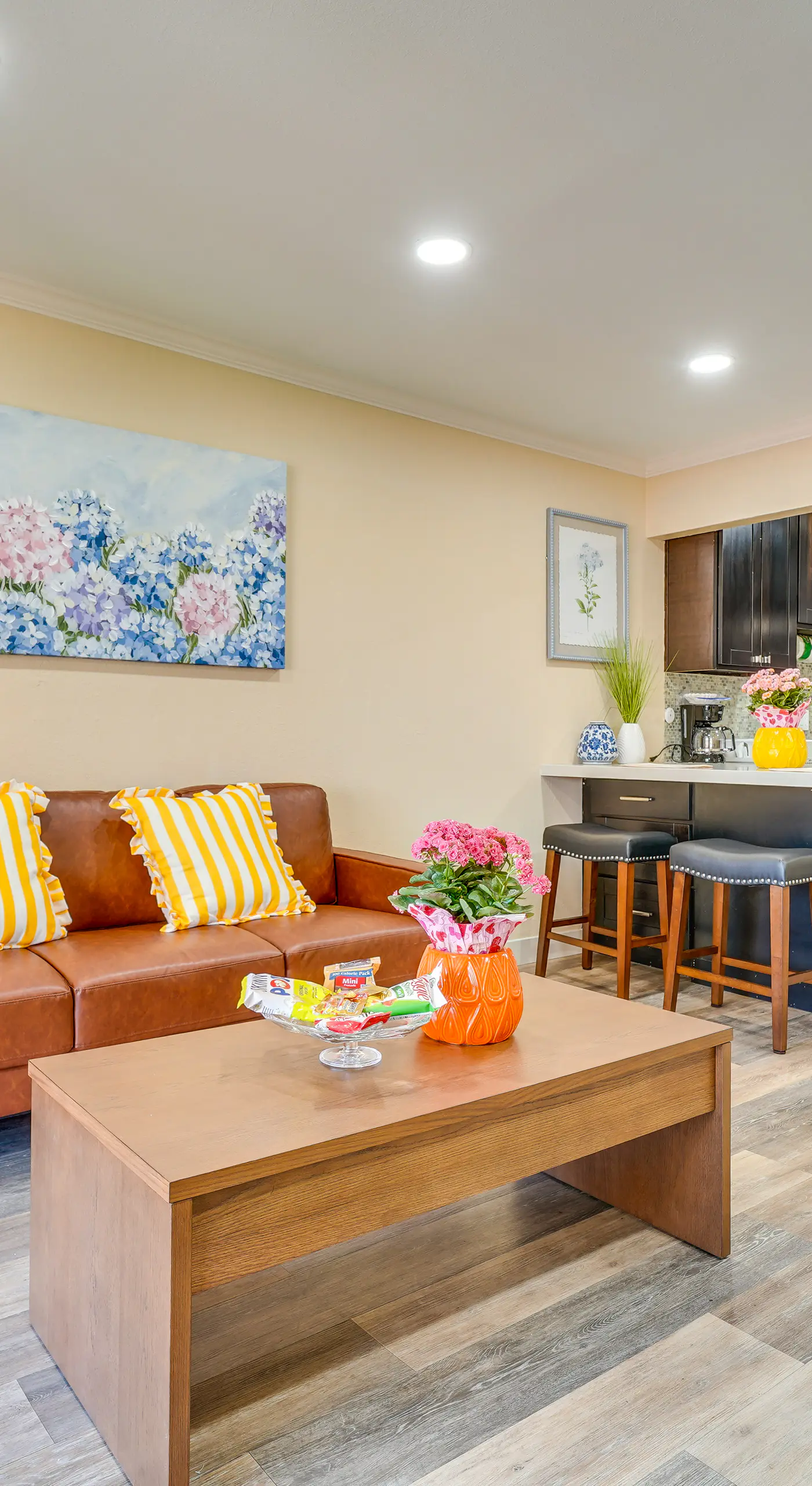 1 Block to Dtwn Pleasanton: Condo w/ Pool Access