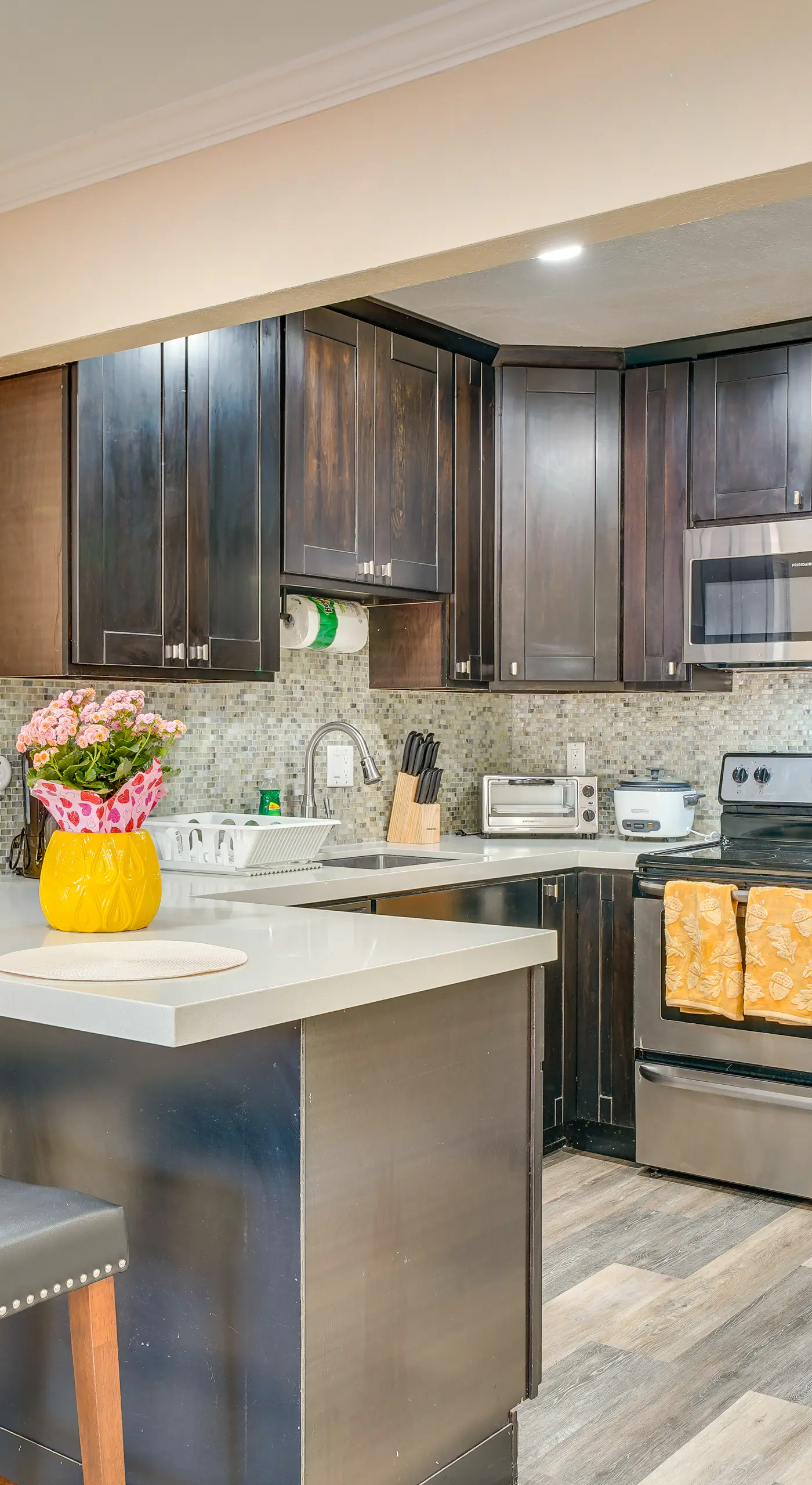 1 Block to Dtwn Pleasanton: Condo w/ Pool Access
