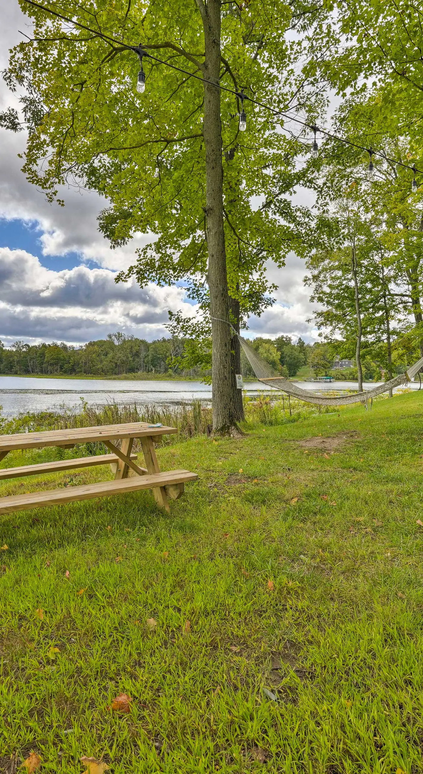 Pet-Friendly Cassopolis Escape w/ Lake Access