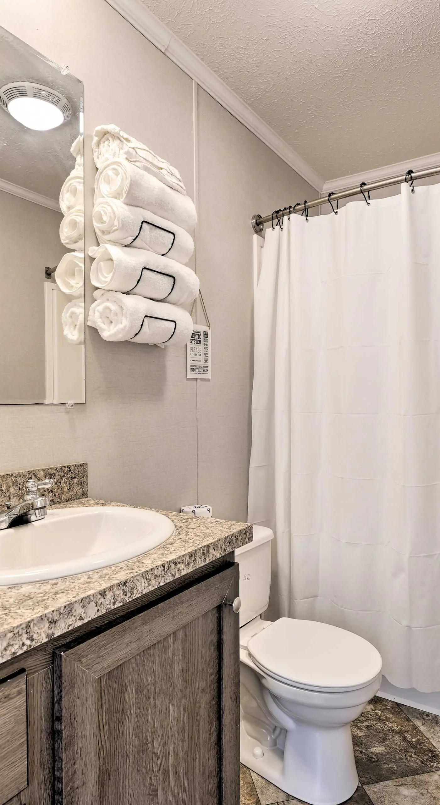 Pet-Friendly Cassopolis Escape w/ Lake Access
