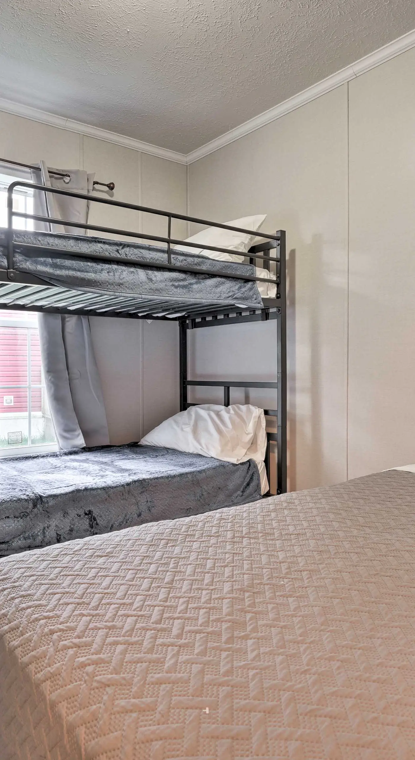 Pet-Friendly Cassopolis Escape w/ Lake Access