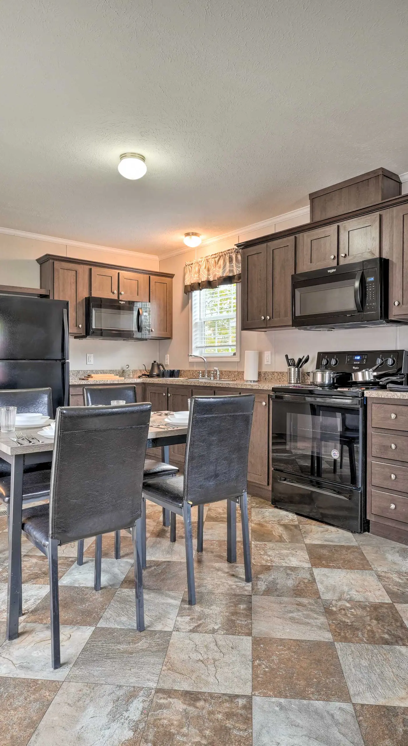 Pet-Friendly Cassopolis Escape w/ Lake Access