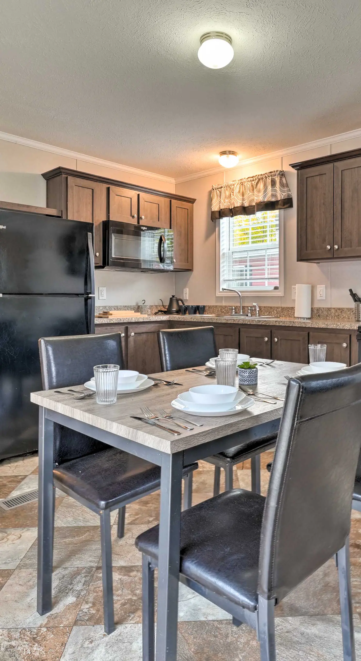 Pet-Friendly Cassopolis Escape w/ Lake Access