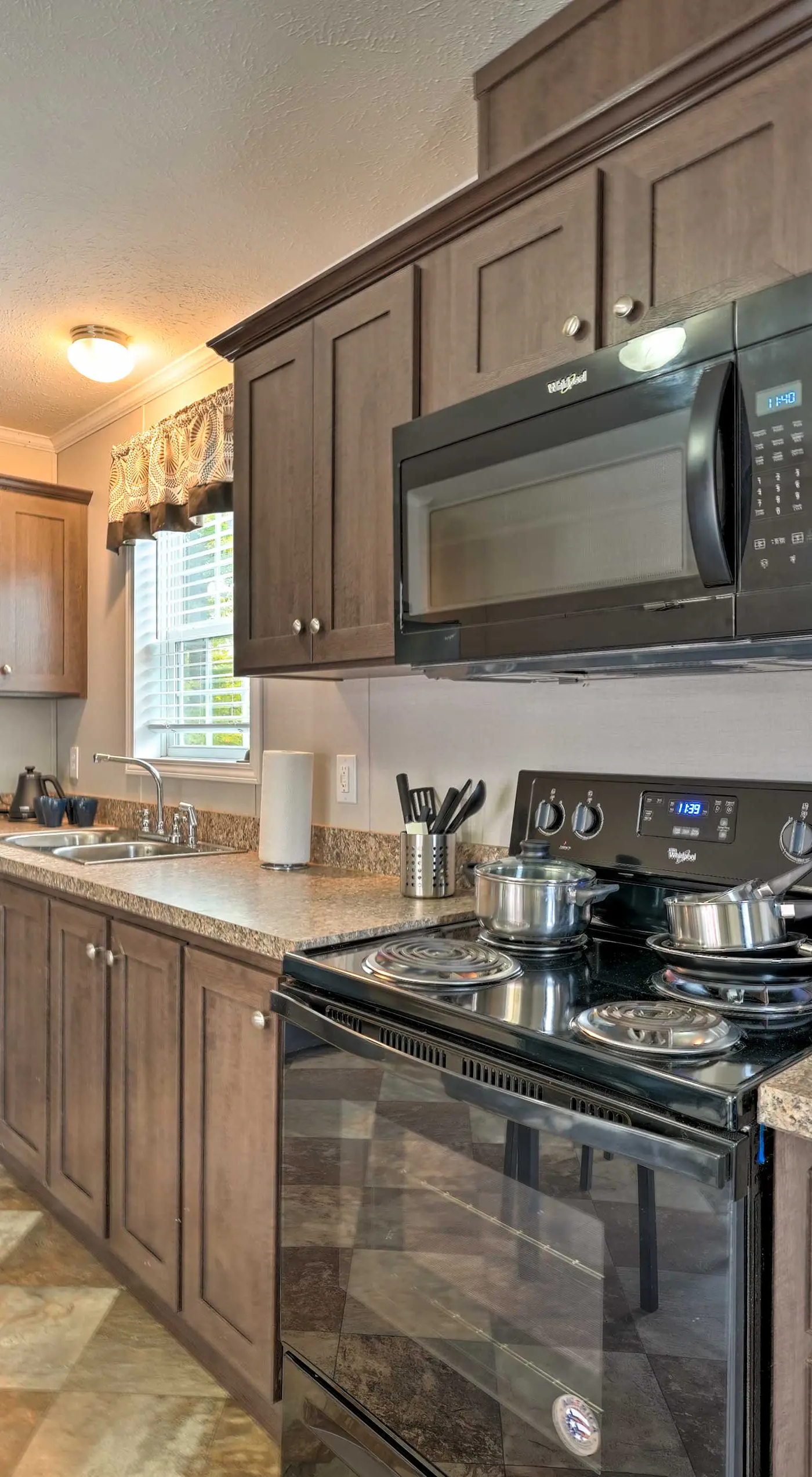 Pet-Friendly Cassopolis Escape w/ Lake Access