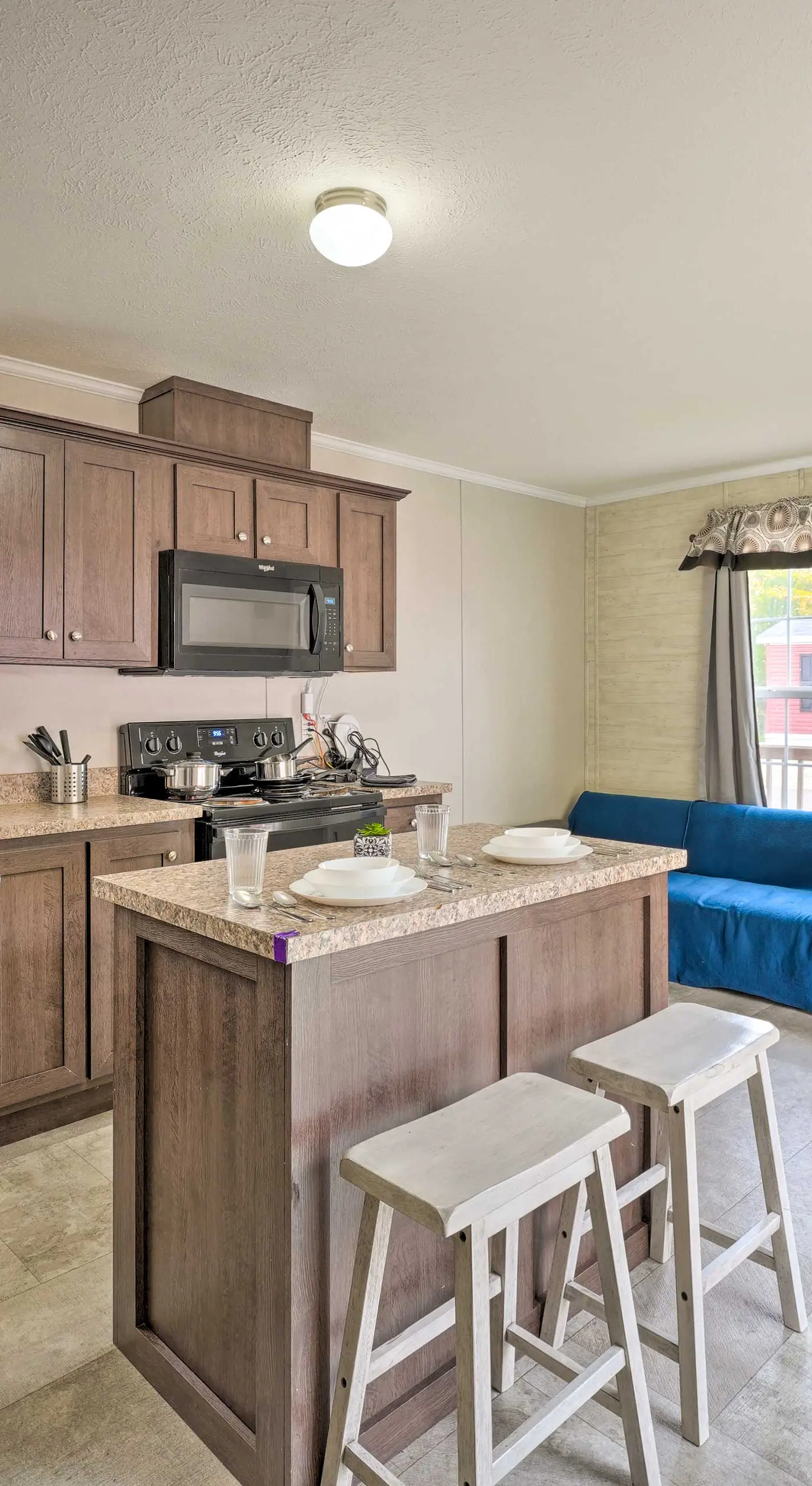 Cassopolis Cabin, Private Deck & Lake Access!