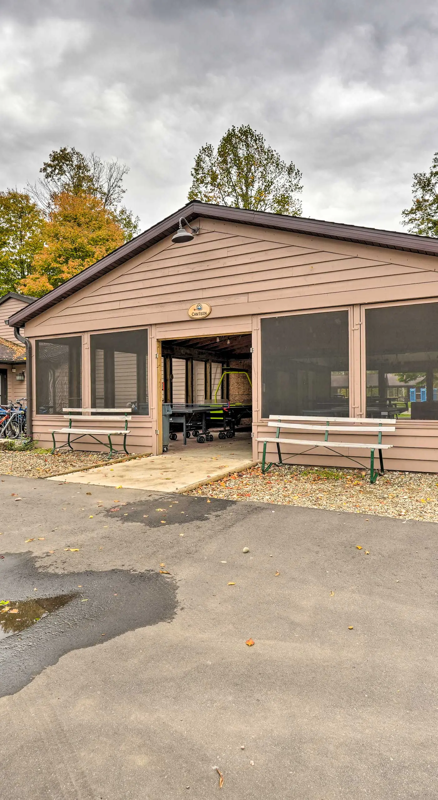 Cassopolis Cabin, Private Deck & Lake Access!