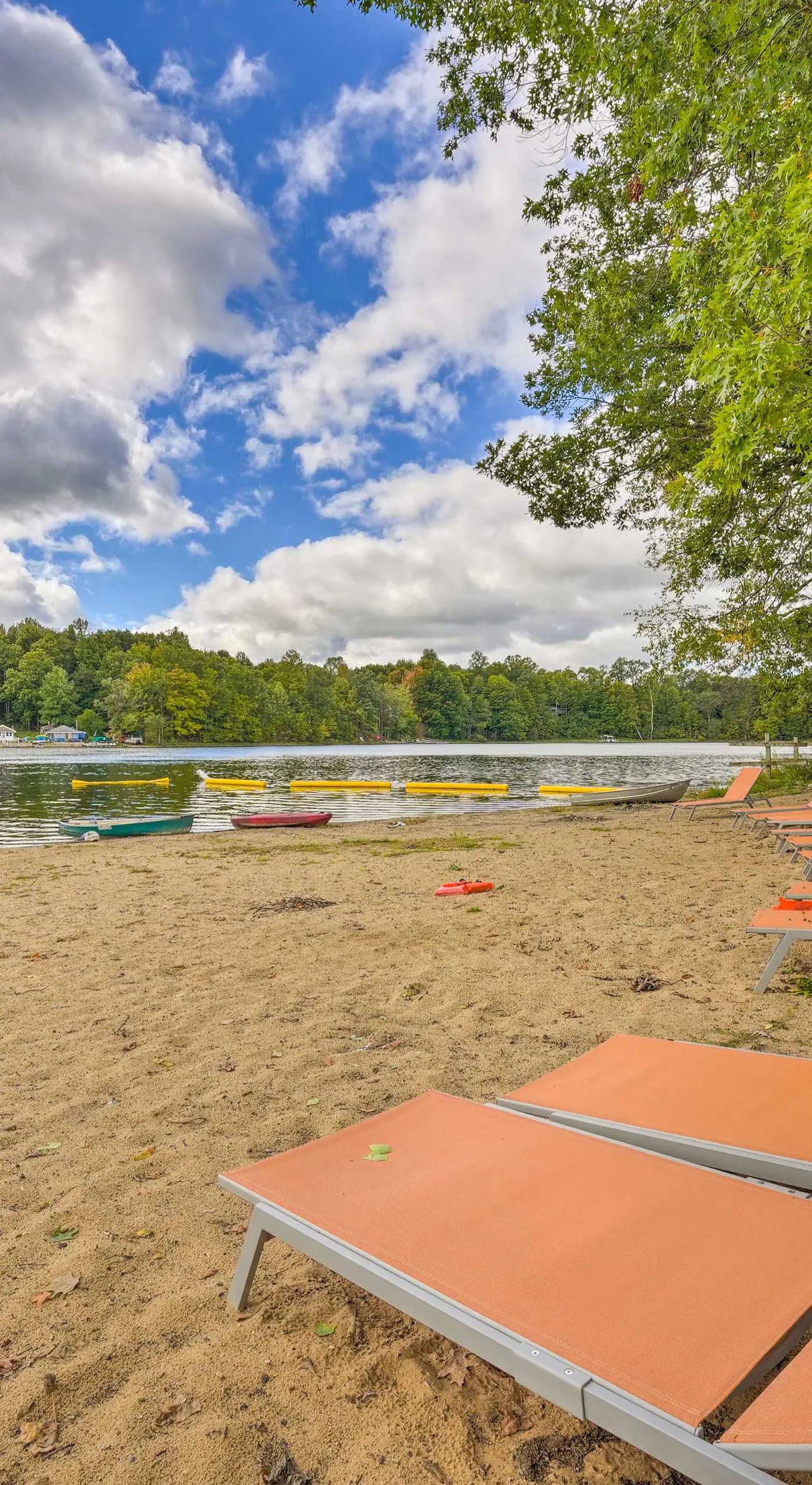 Cassopolis Cabin, Private Deck & Lake Access!