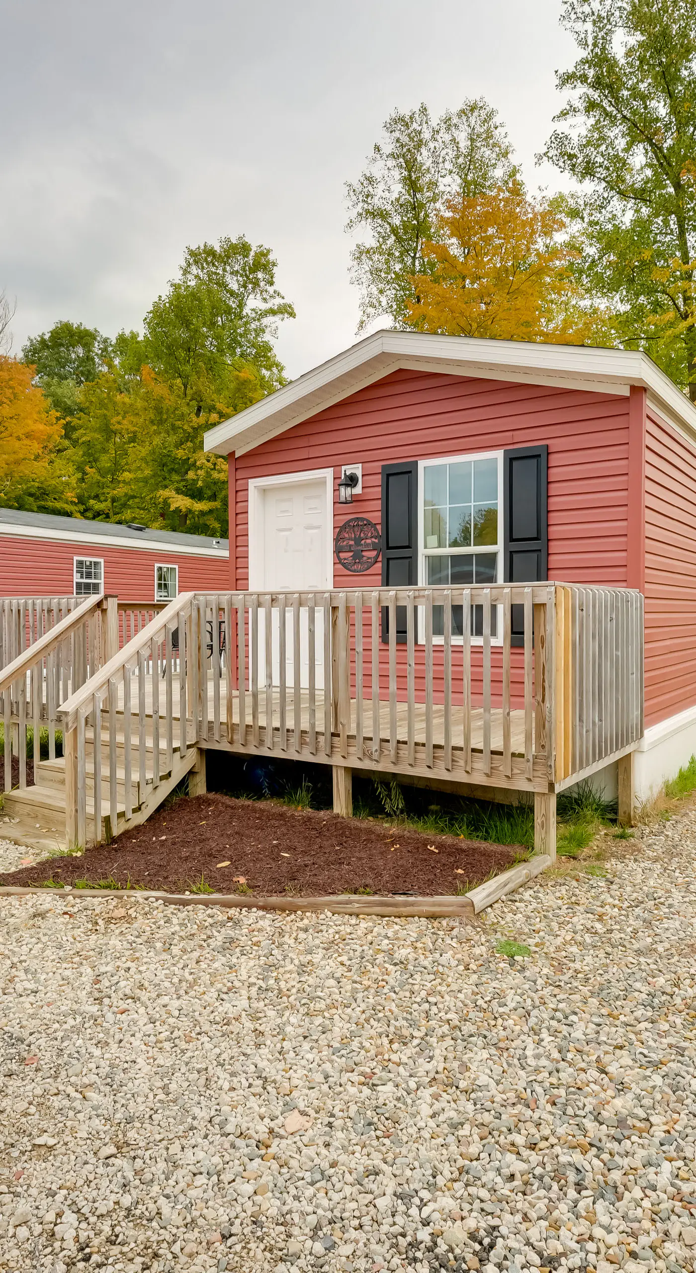 Cozy Cabin: Community Pool & Lakefront Beach!