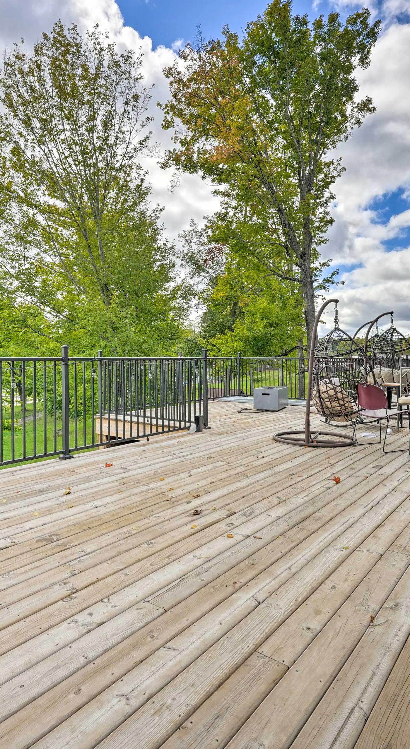 Cozy Cabin: Community Pool & Lakefront Beach!