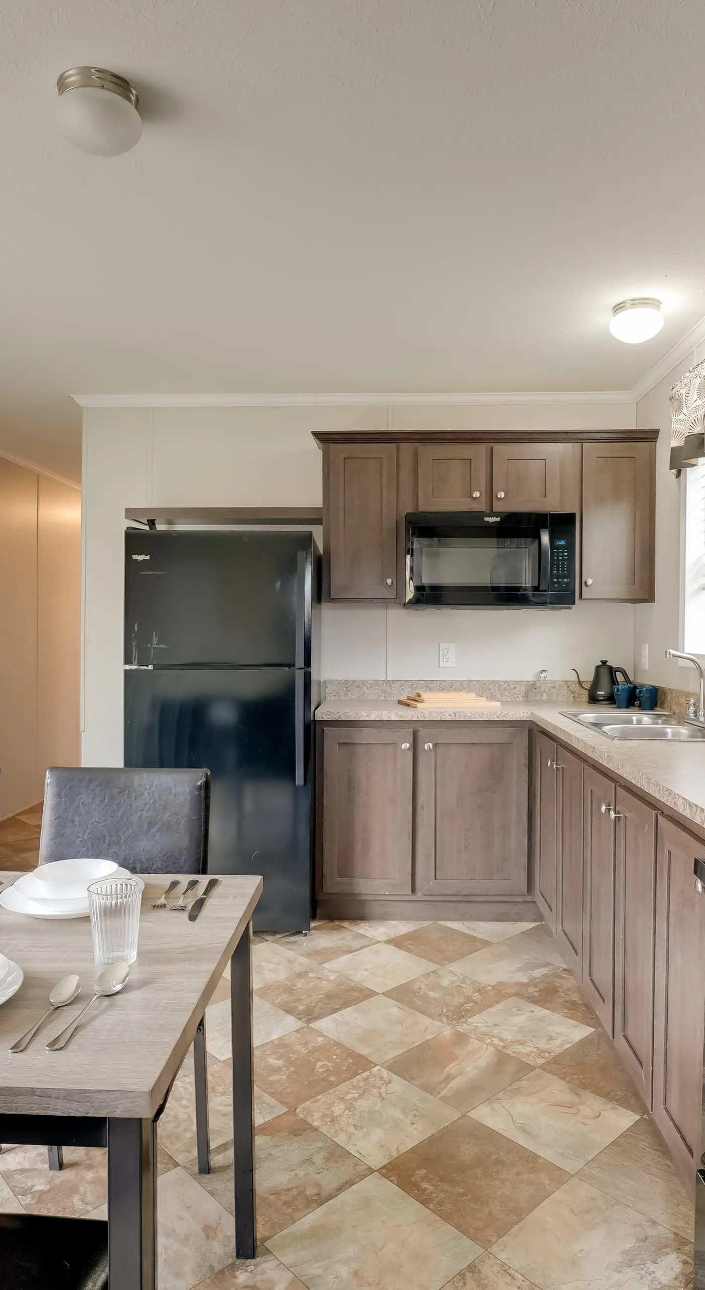 Cozy Cabin: Community Pool & Lakefront Beach!