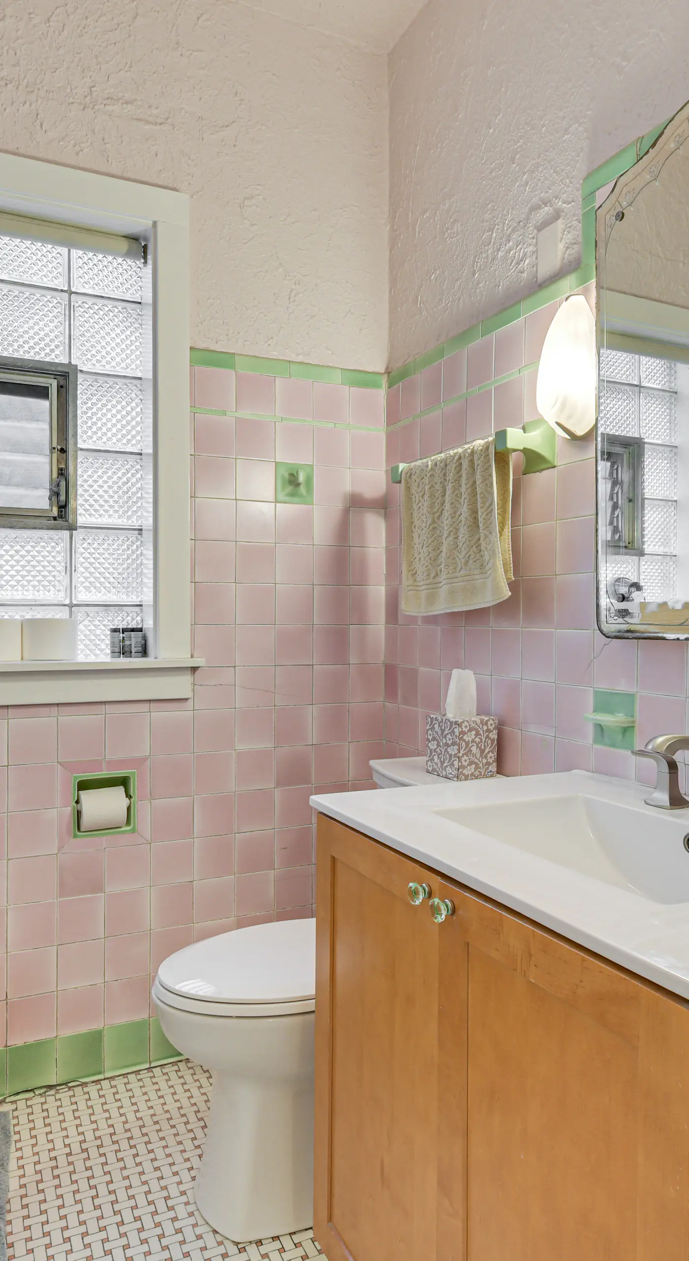 Historic 1930s Retreat! Walk to Wicker Park