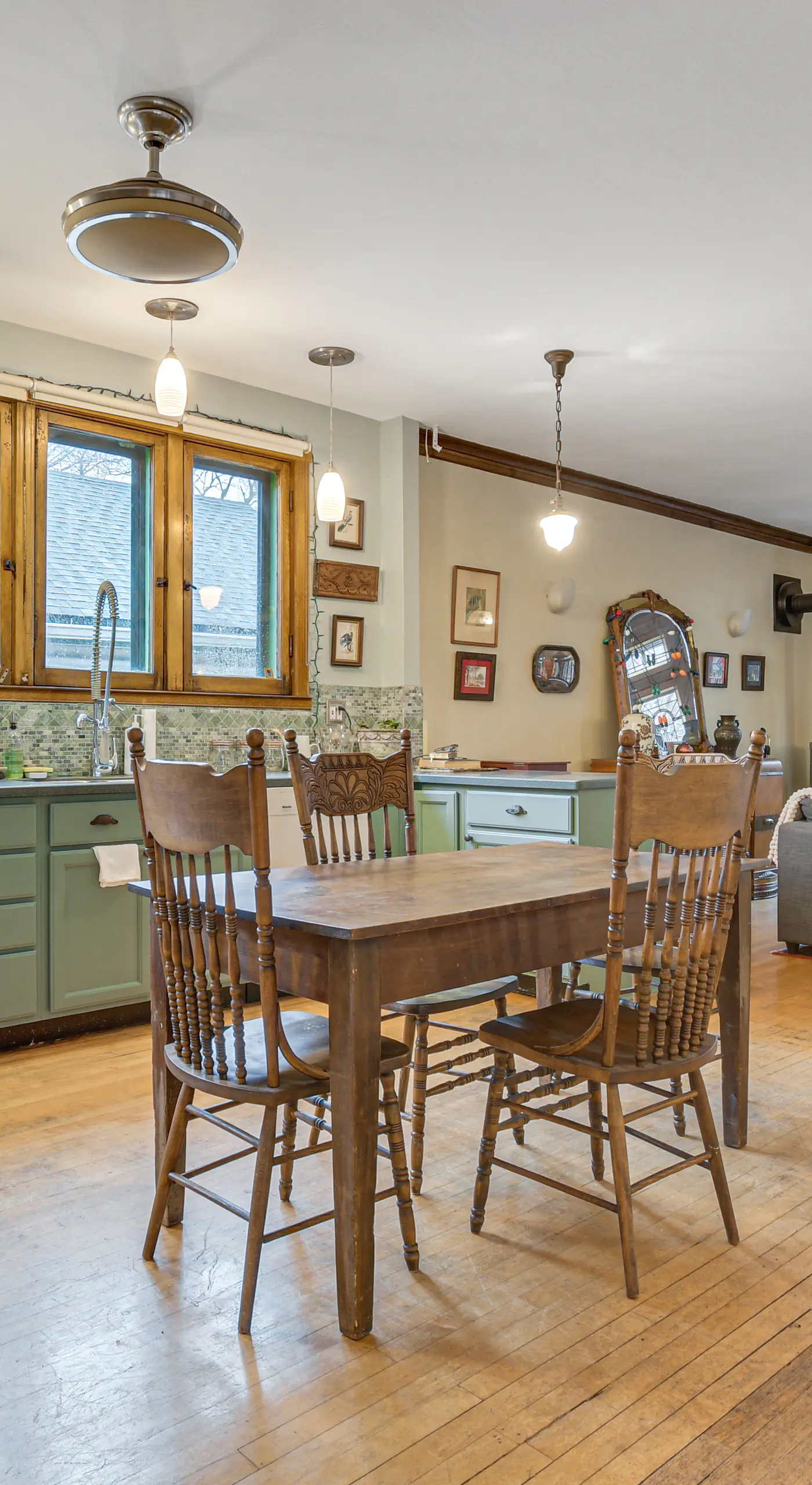 Historic 1930s Retreat! Walk to Wicker Park