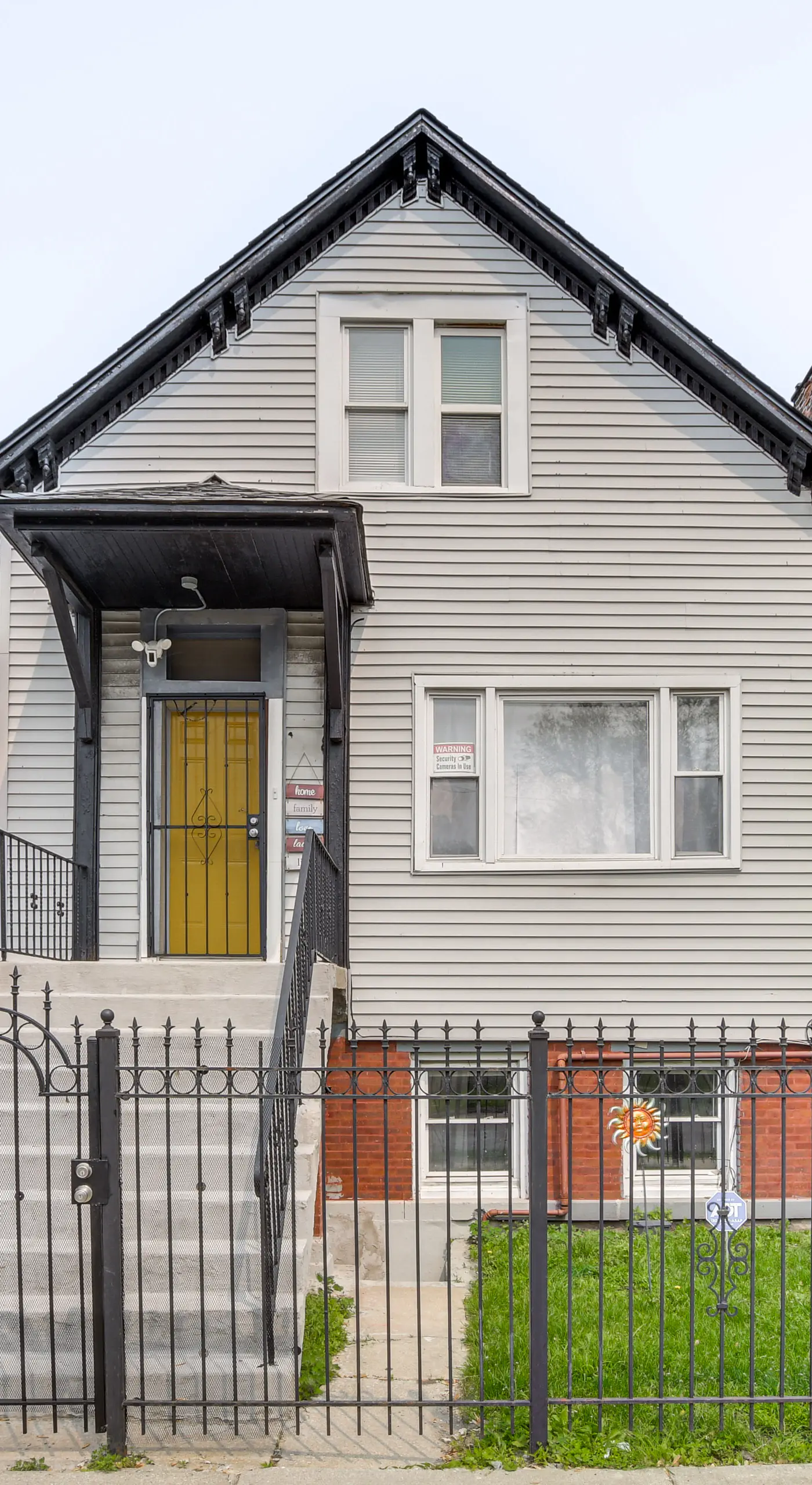 Dog-Friendly Apt w/ Yard: 10 Mi to Downtown
