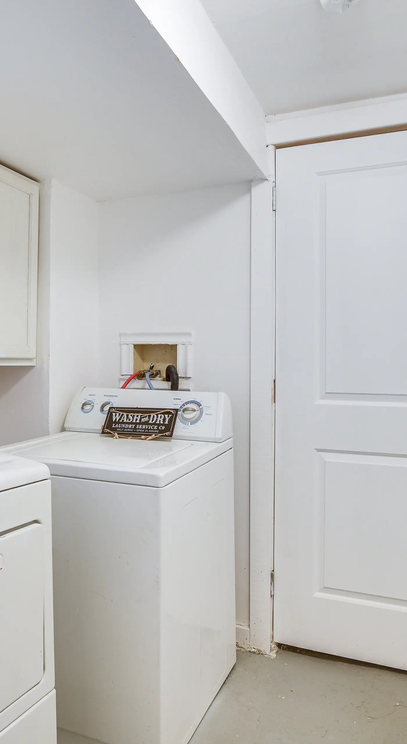 Dog-Friendly Apt w/ Yard: 10 Mi to Downtown