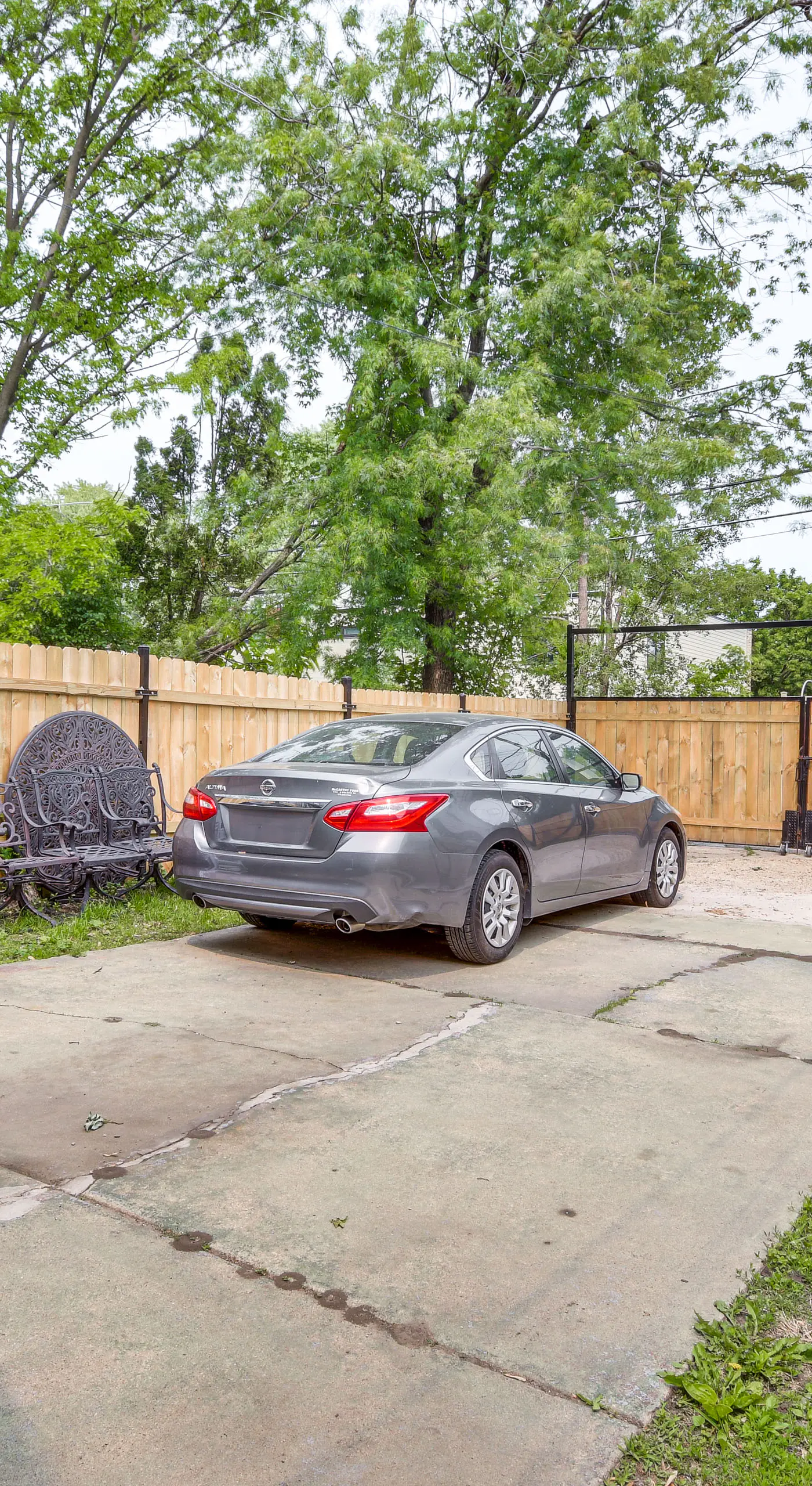 Dog-Friendly Apt w/ Yard: 10 Mi to Downtown