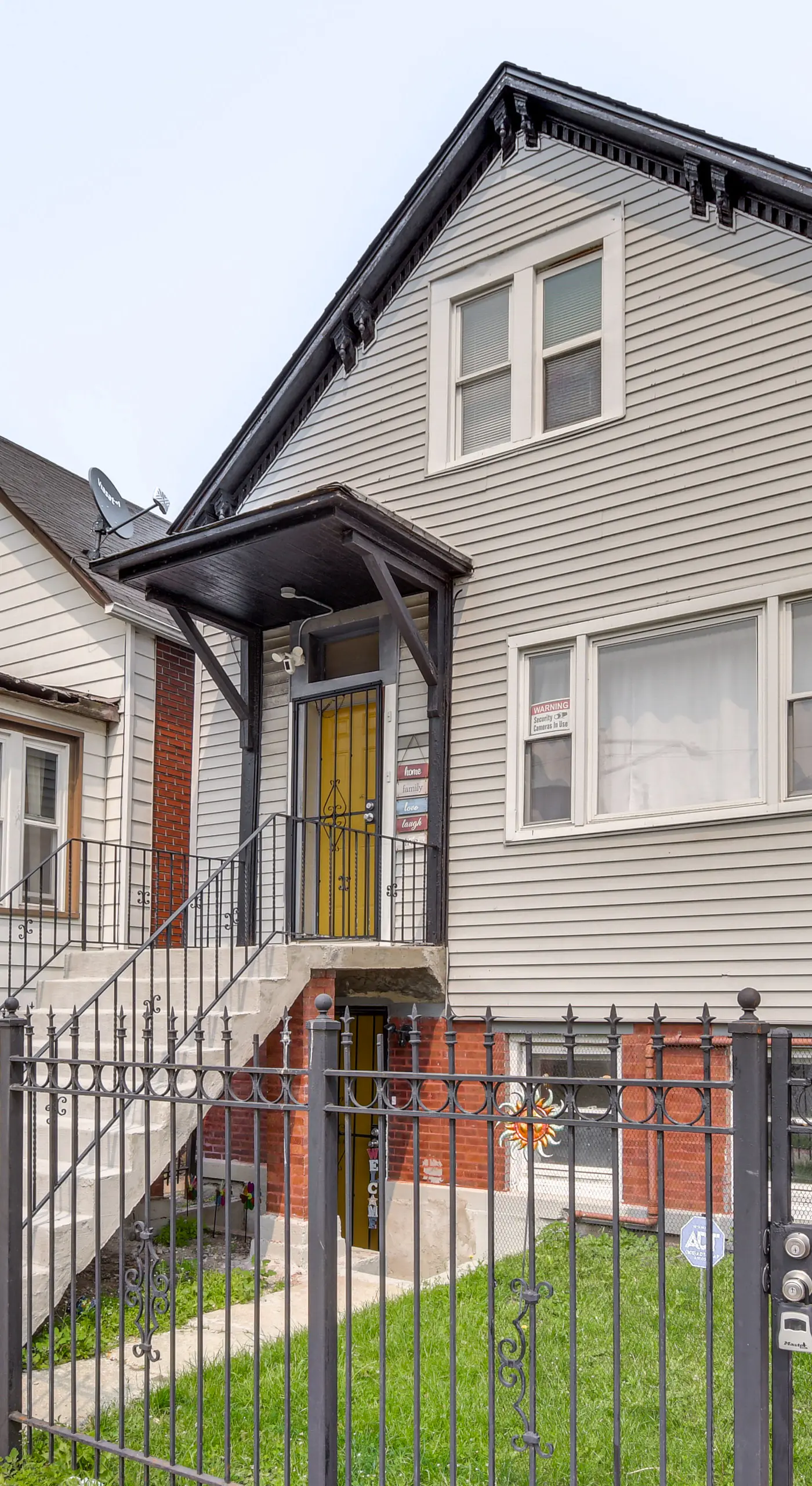 Dog-Friendly Apt w/ Yard: 10 Mi to Downtown