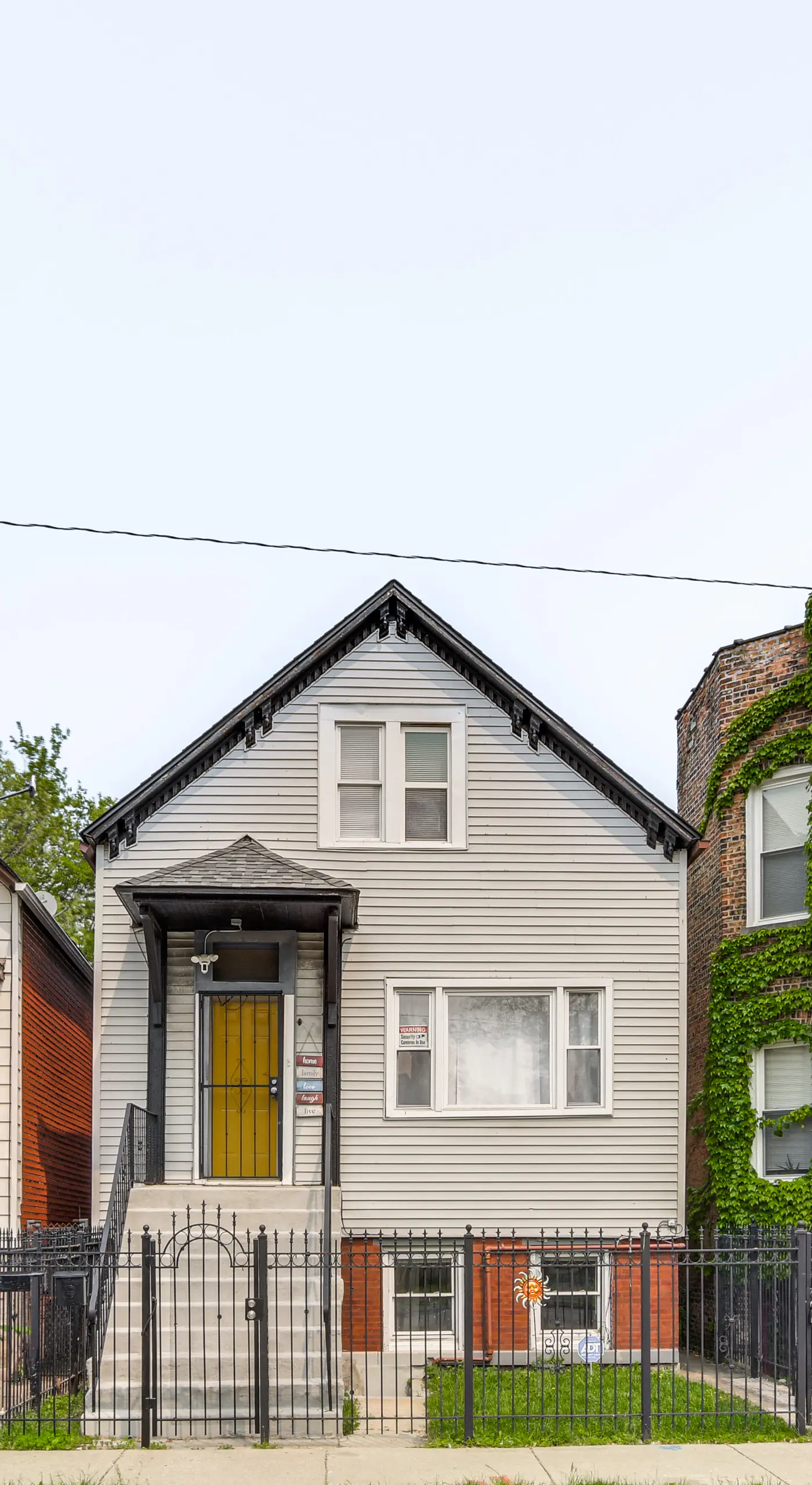 Dog-Friendly Apt w/ Yard: 10 Mi to Downtown