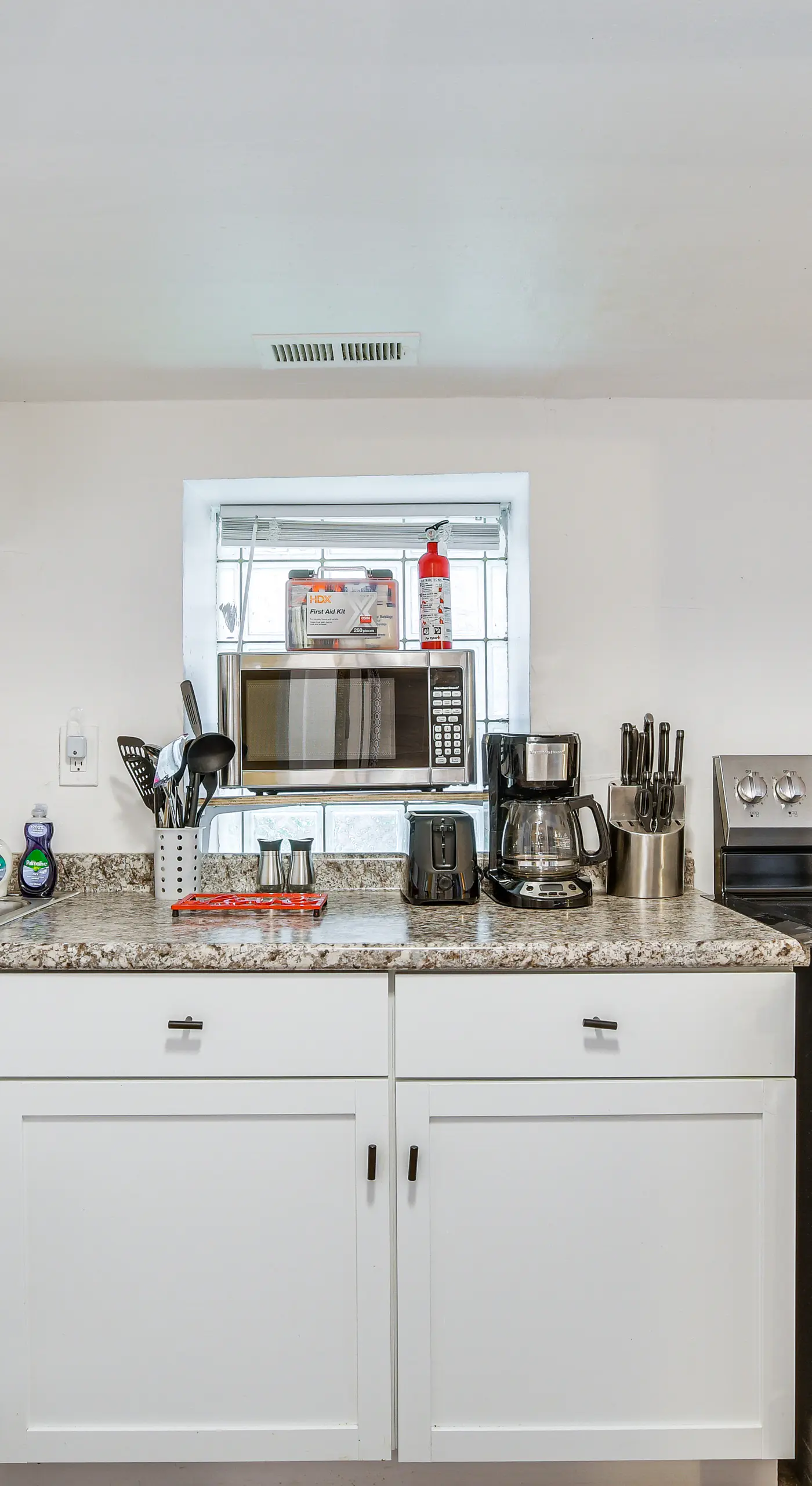 Dog-Friendly Apt w/ Yard: 10 Mi to Downtown
