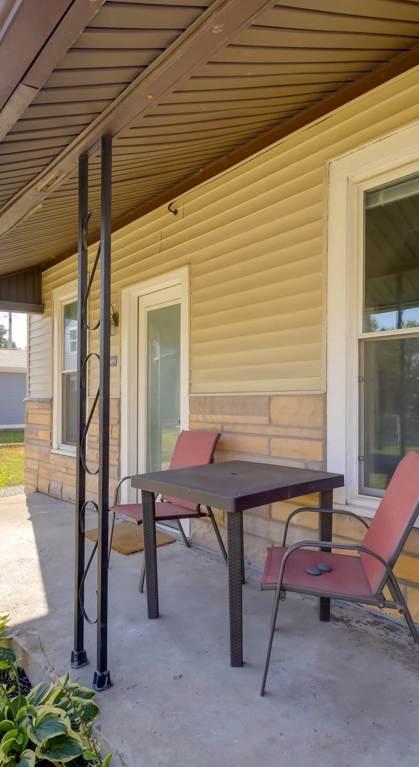 Indianapolis Home w/ Porch - Close to Mile Square!