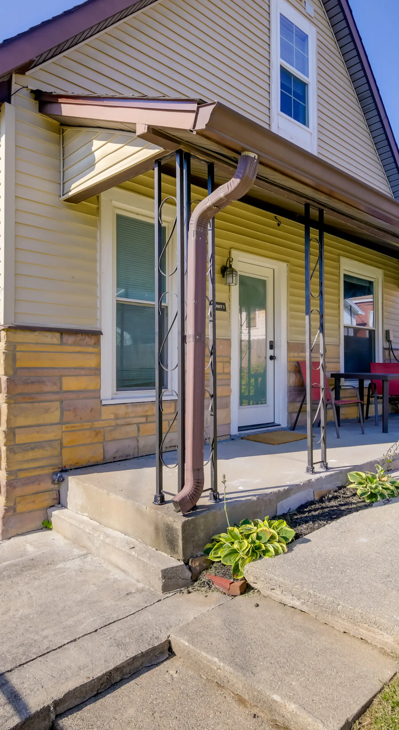 Indianapolis Home w/ Porch - Close to Mile Square!