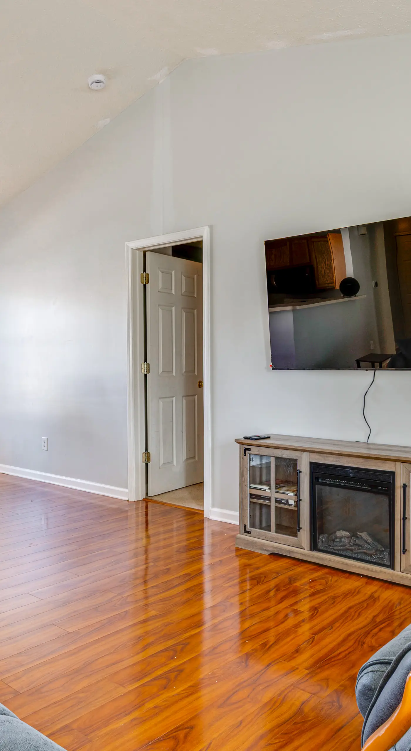Quiet + Convenient! 2-Story Townhouse in NW Indy