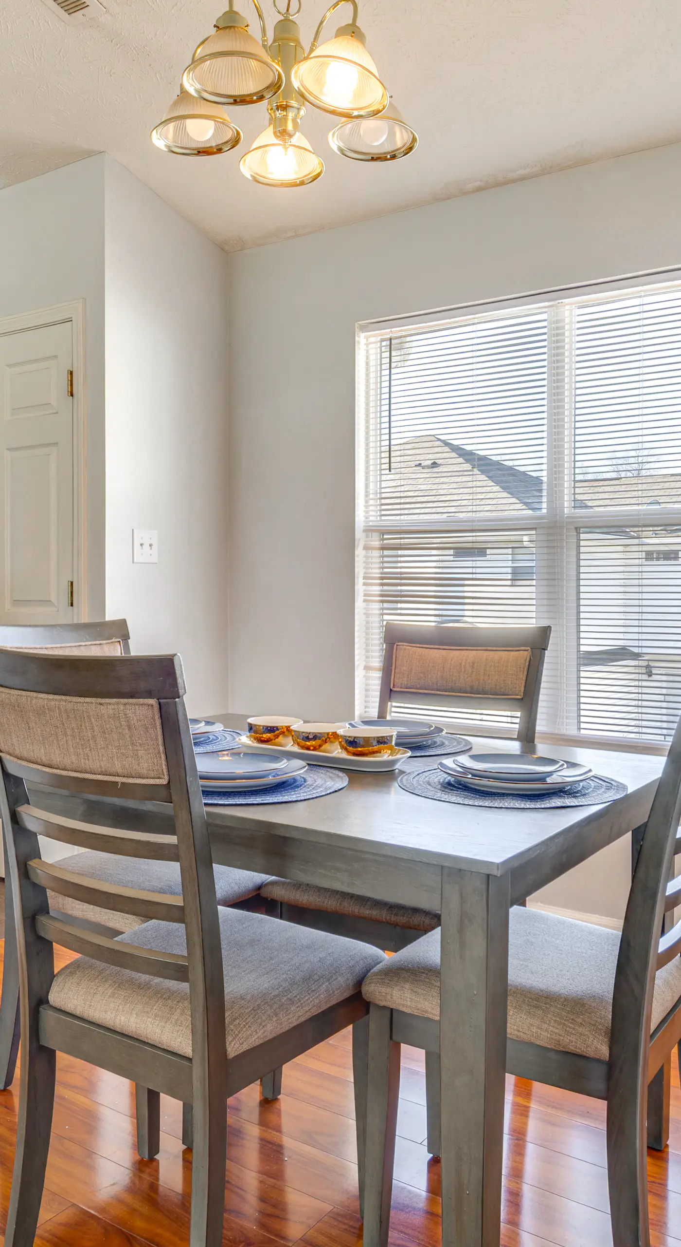 Quiet + Convenient! 2-Story Townhouse in NW Indy