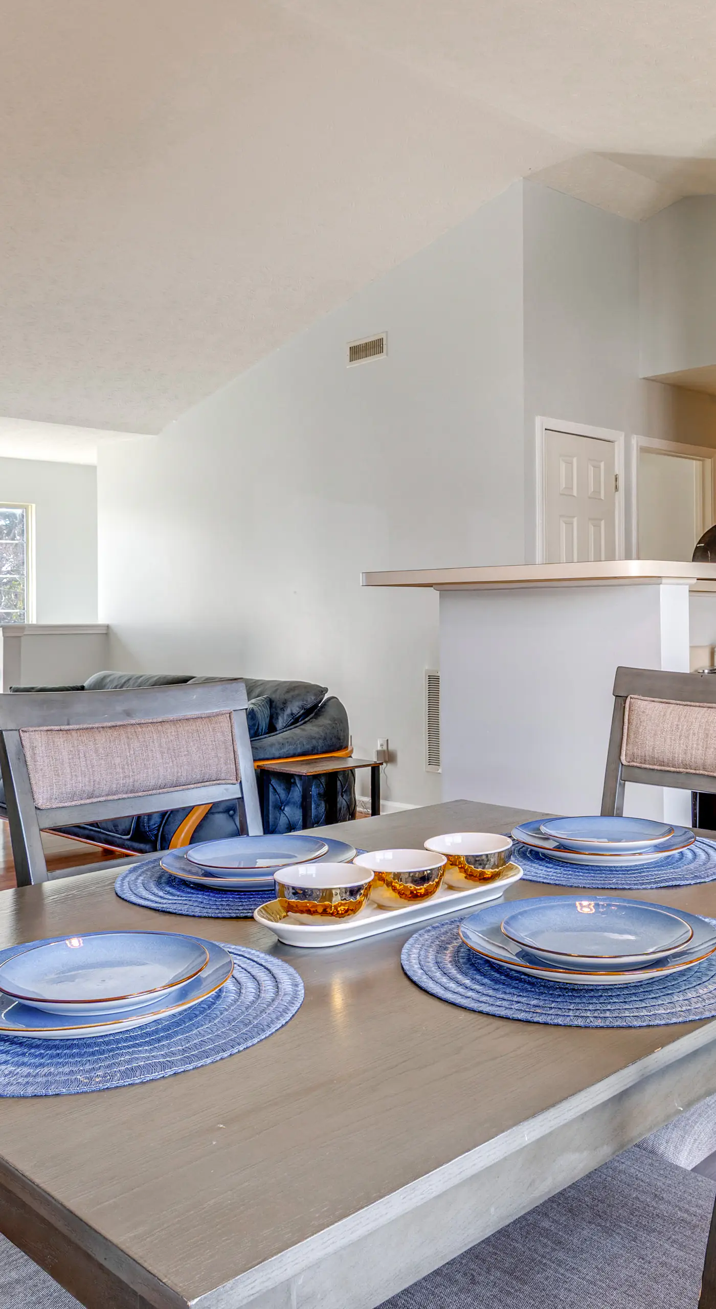Quiet + Convenient! 2-Story Townhouse in NW Indy