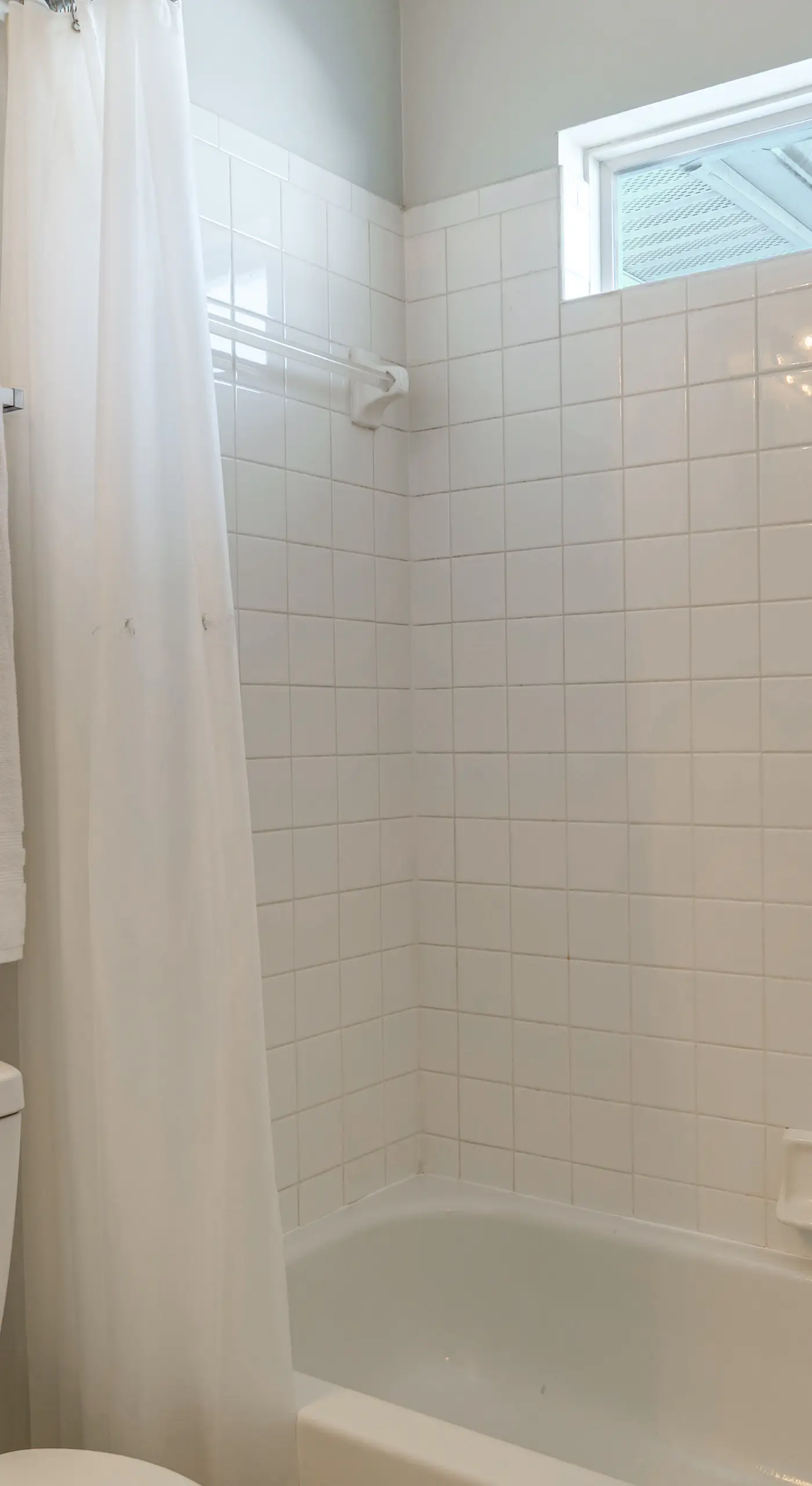 Quiet + Convenient! 2-Story Townhouse in NW Indy