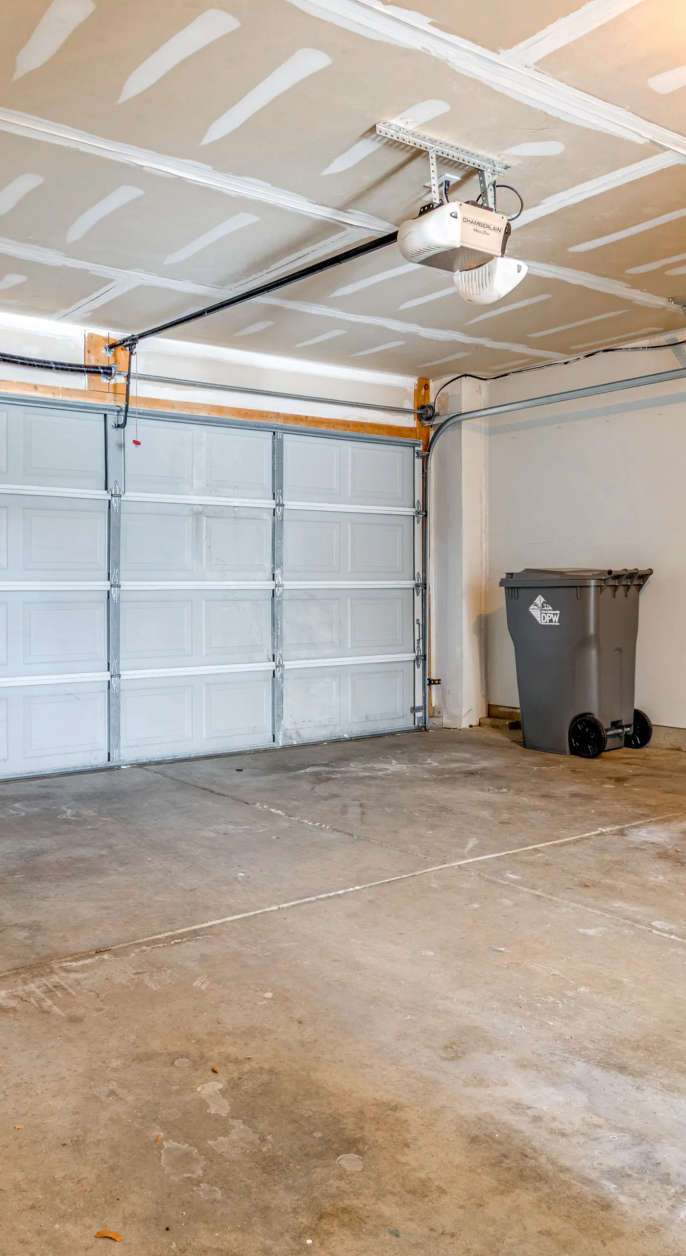 Quiet + Convenient! 2-Story Townhouse in NW Indy