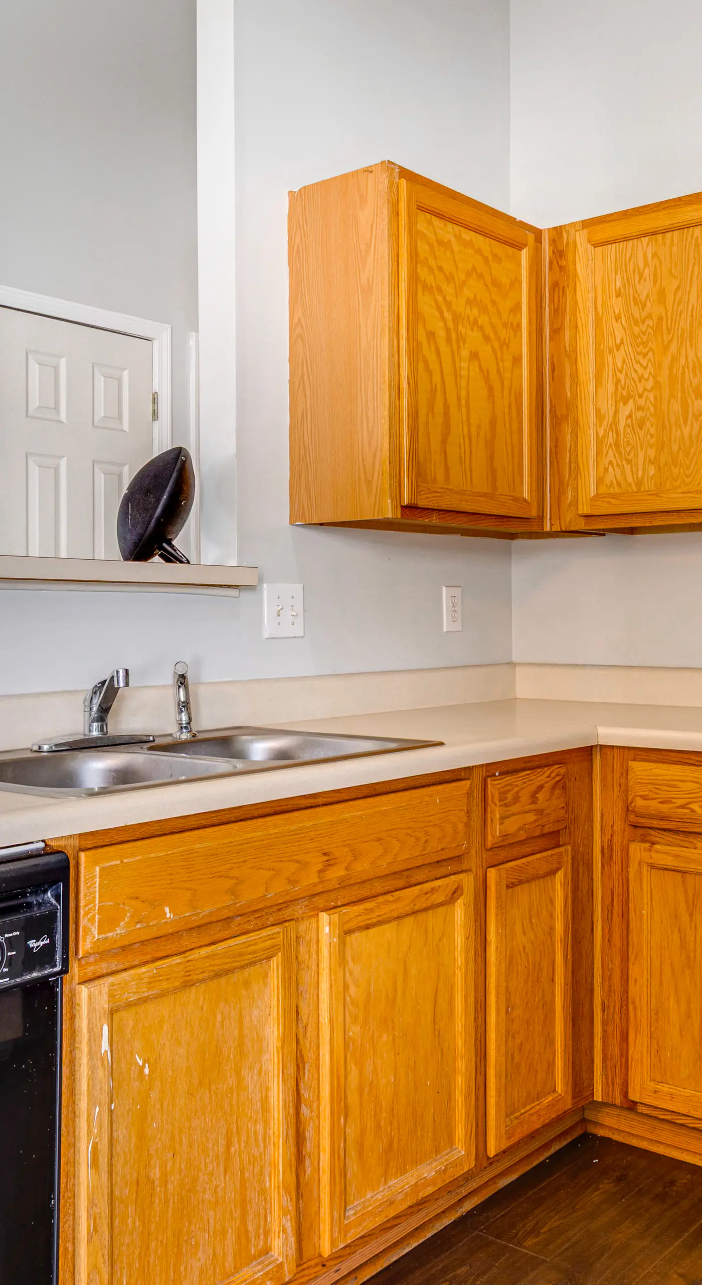 Quiet + Convenient! 2-Story Townhouse in NW Indy
