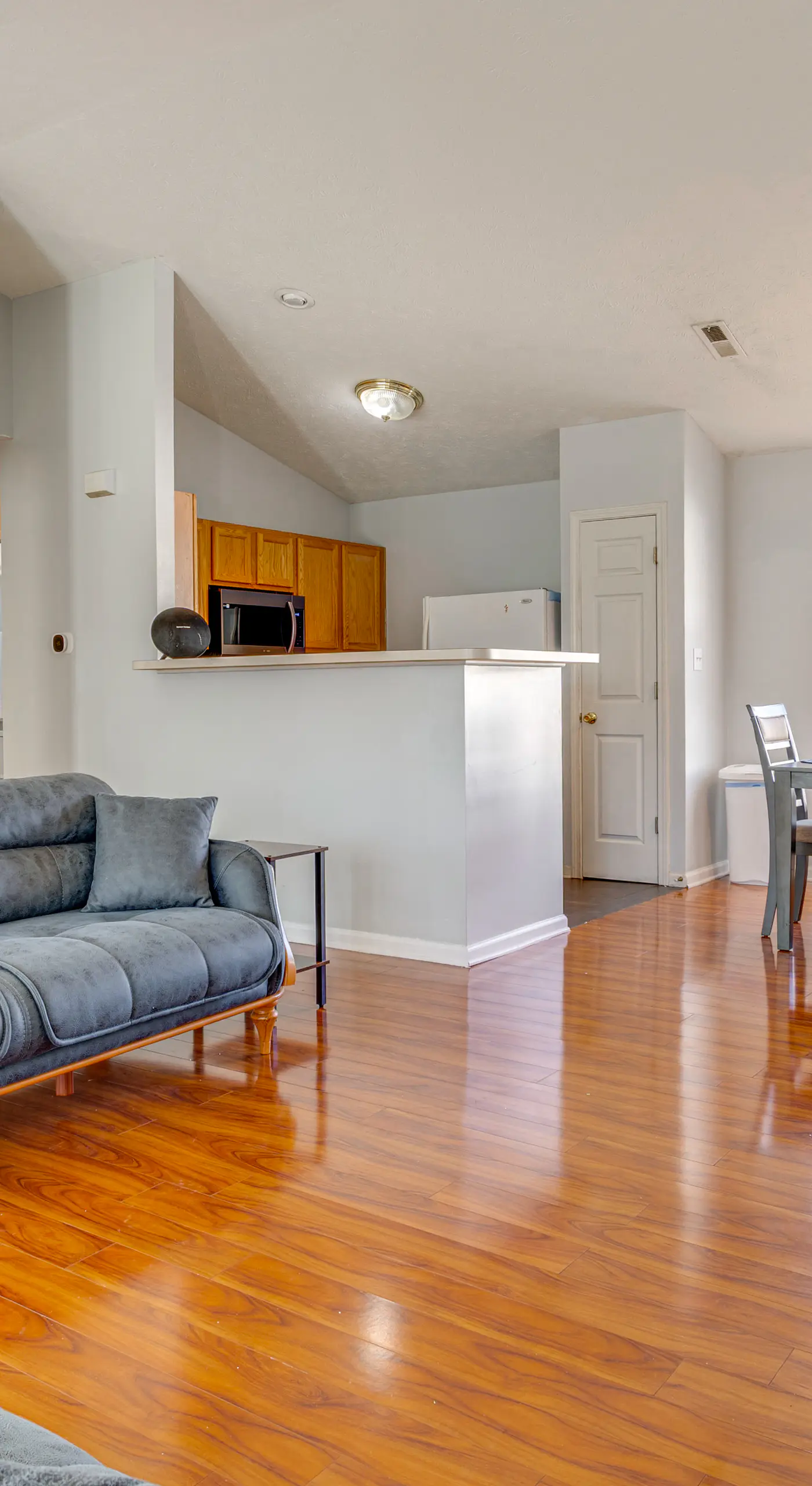 Quiet + Convenient! 2-Story Townhouse in NW Indy