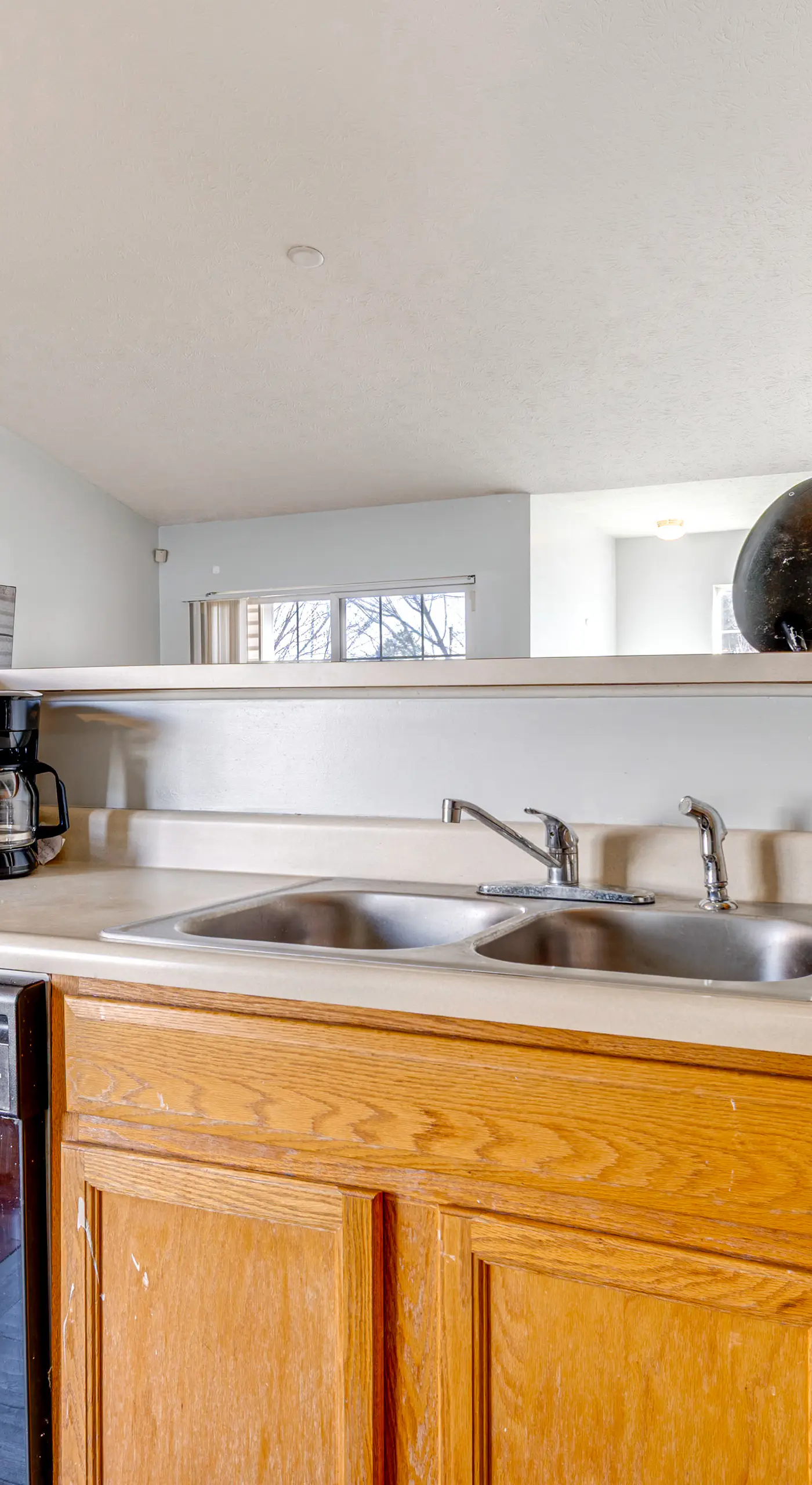 Quiet + Convenient! 2-Story Townhouse in NW Indy
