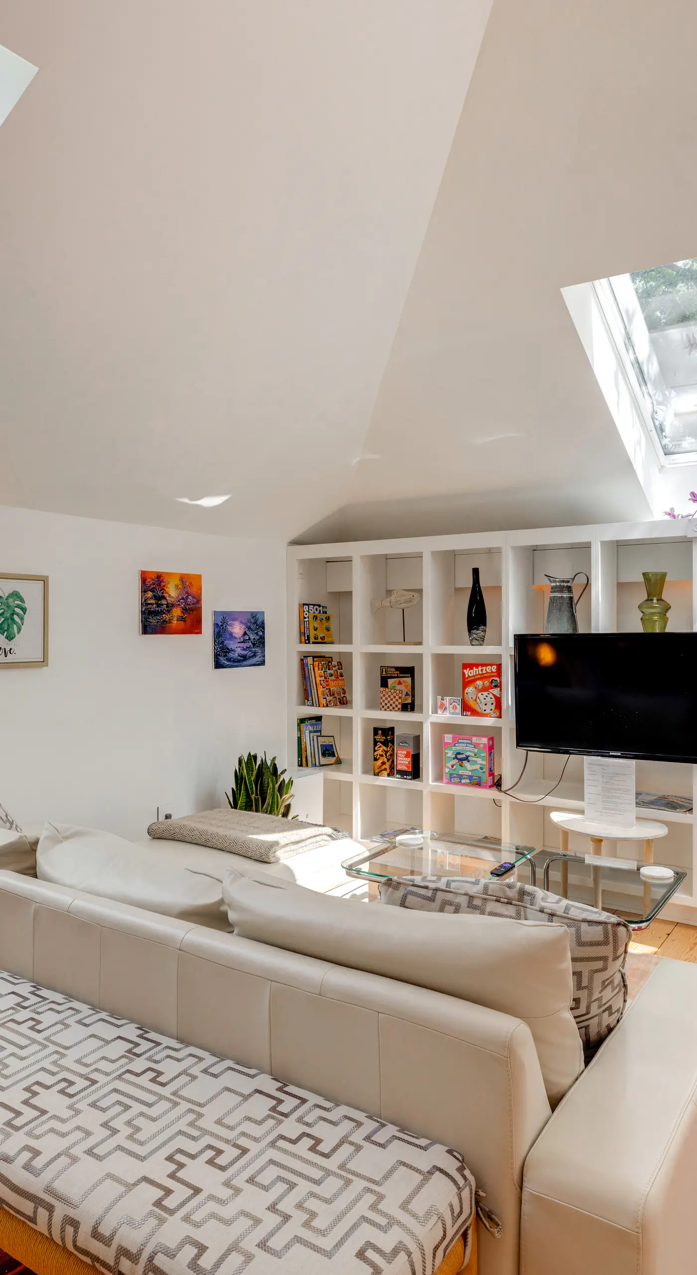 Pet-Friendly Minneapolis Studio: Walk to Lake!