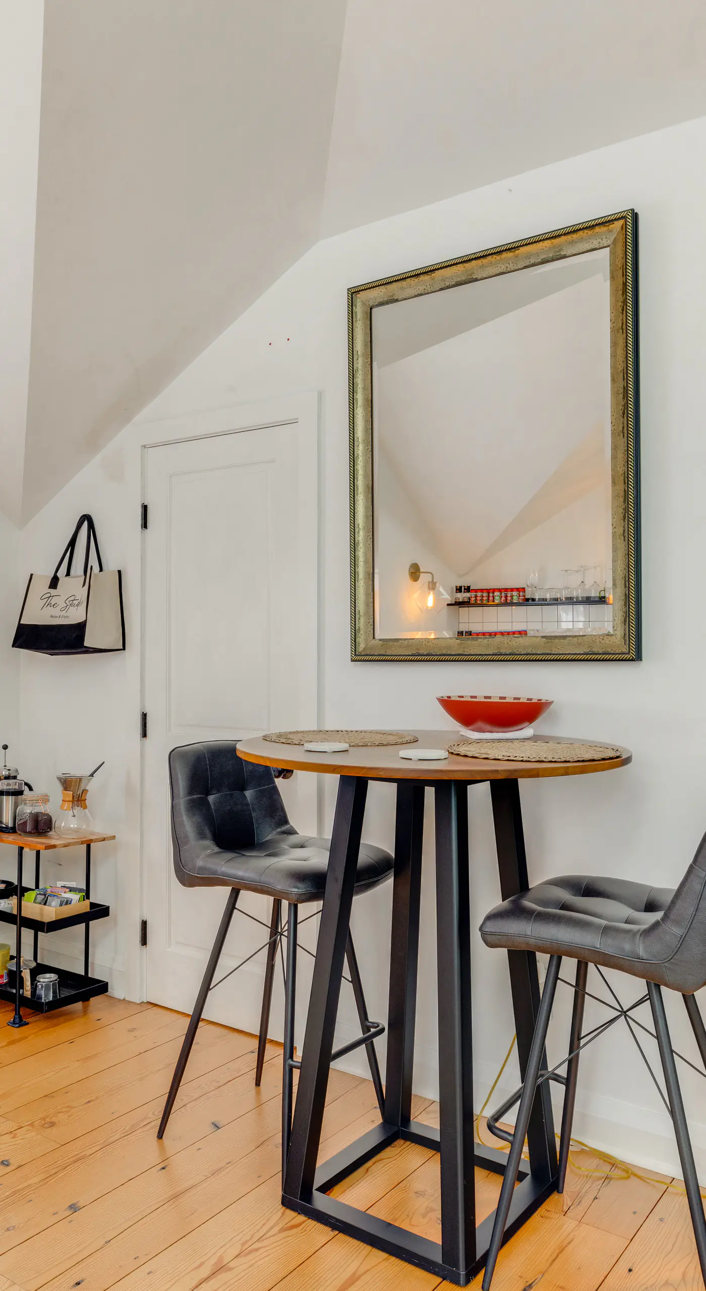 Pet-Friendly Minneapolis Studio: Walk to Lake!