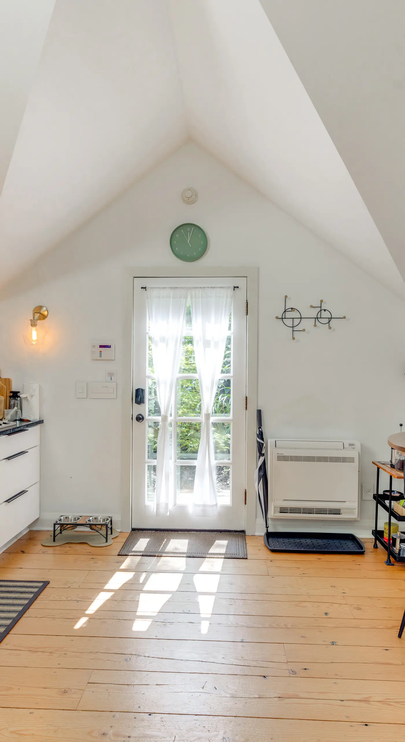 Pet-Friendly Minneapolis Studio: Walk to Lake!