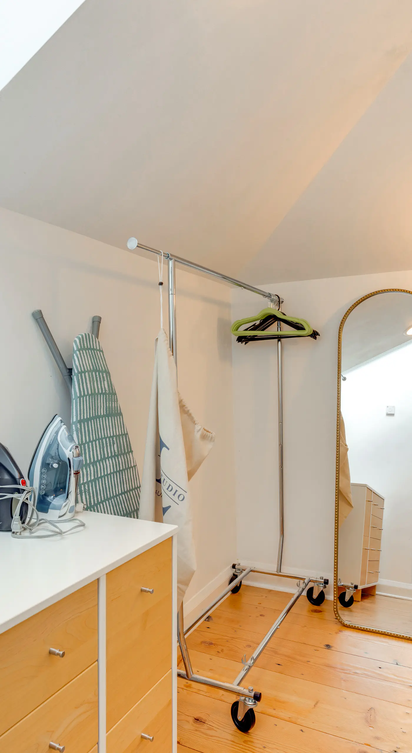 Pet-Friendly Minneapolis Studio: Walk to Lake!
