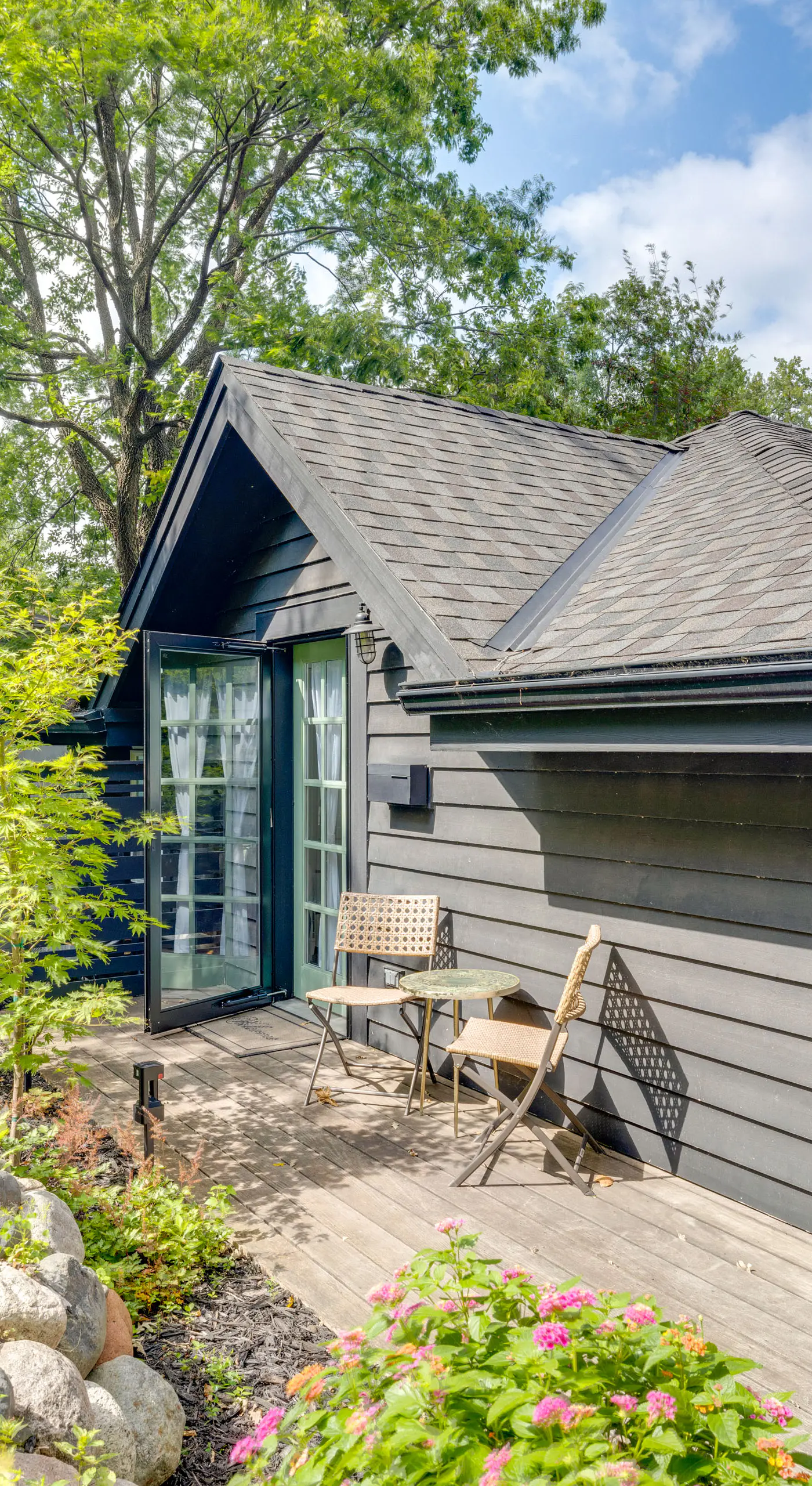 Pet-Friendly Minneapolis Studio: Walk to Lake!