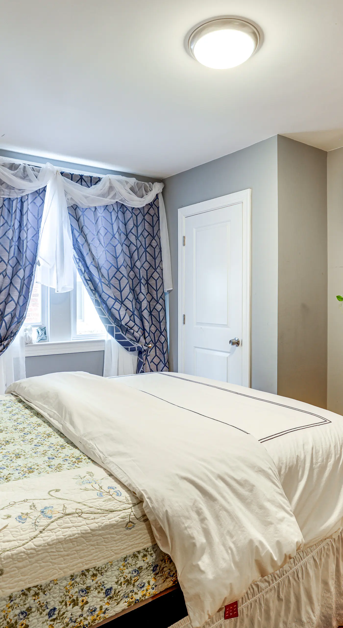 Pet-Friendly Philly Area HQ Near Lincoln Financial