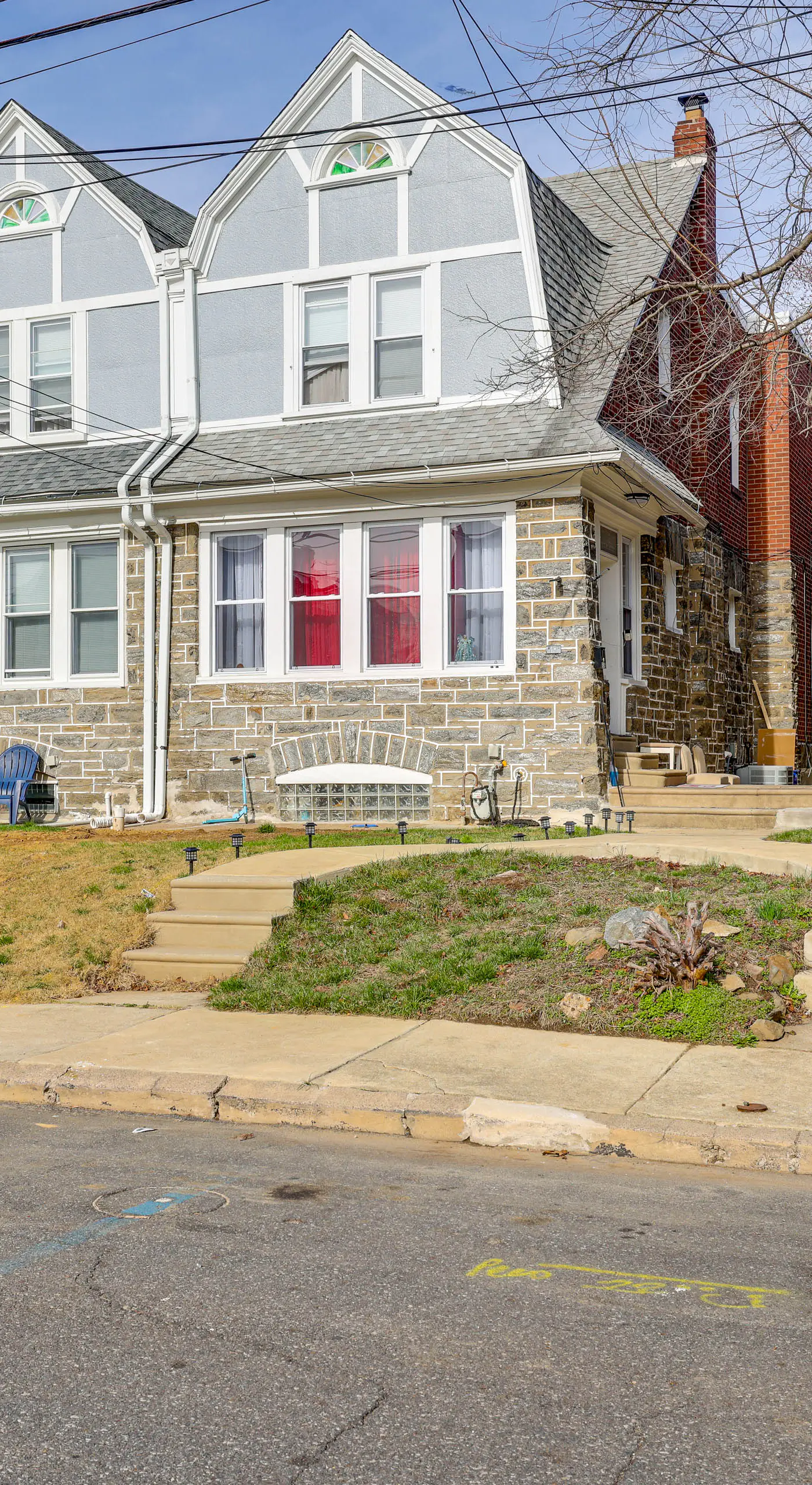 Pet-Friendly Philly Area HQ Near Lincoln Financial