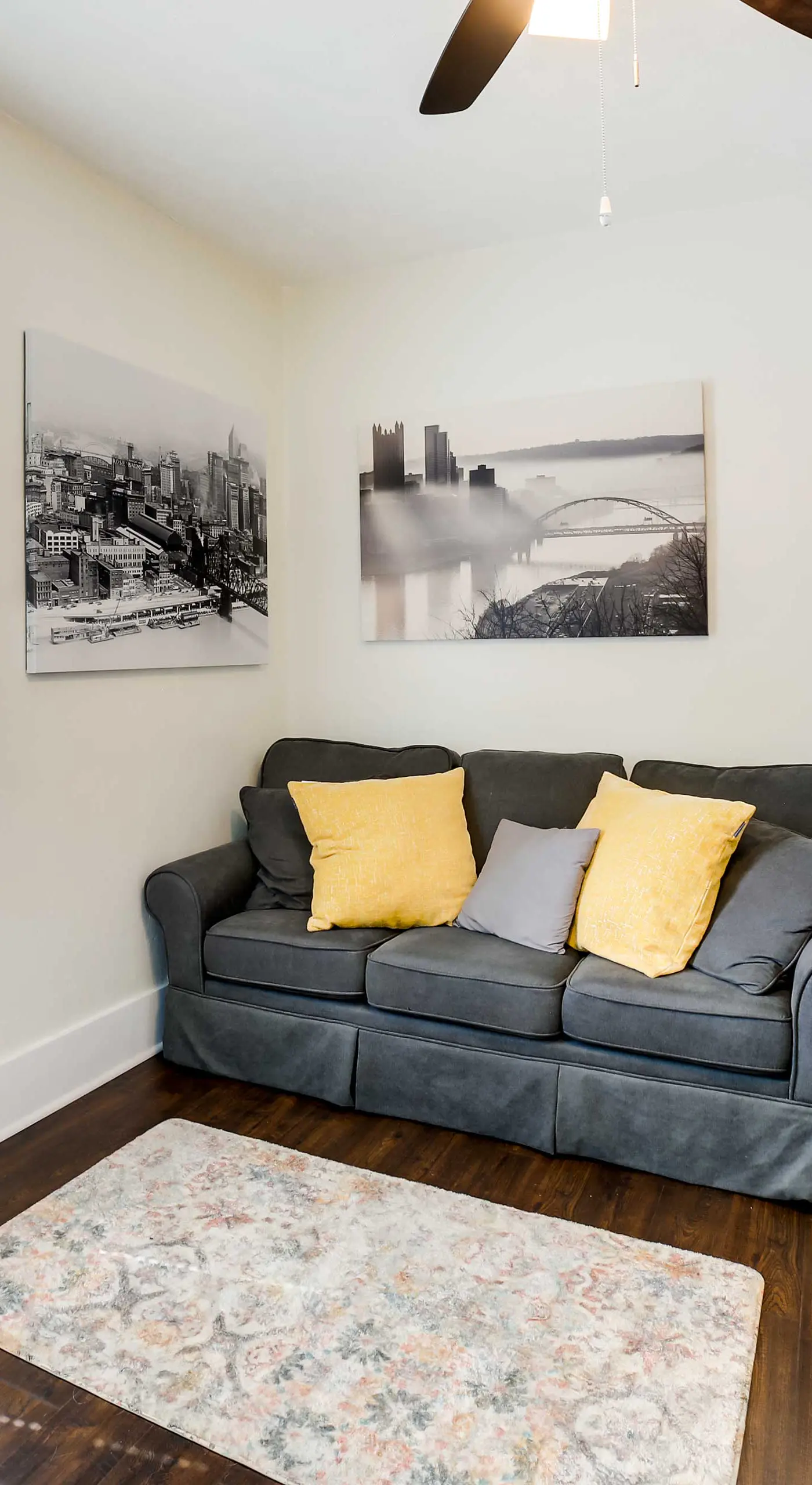 Walk to Walnut St: Pet-Friendly Pittsburgh Home!