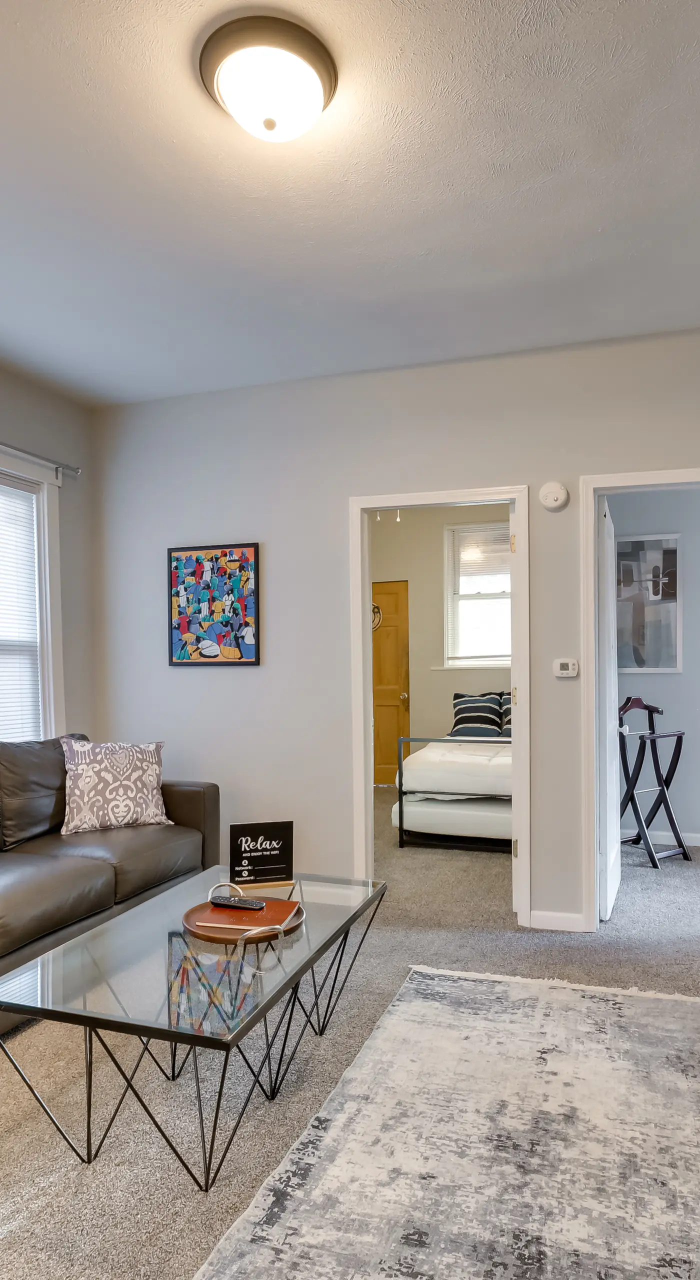 Balcony & Workspace! Apt 5 Mi to Dtwn Pittsburgh