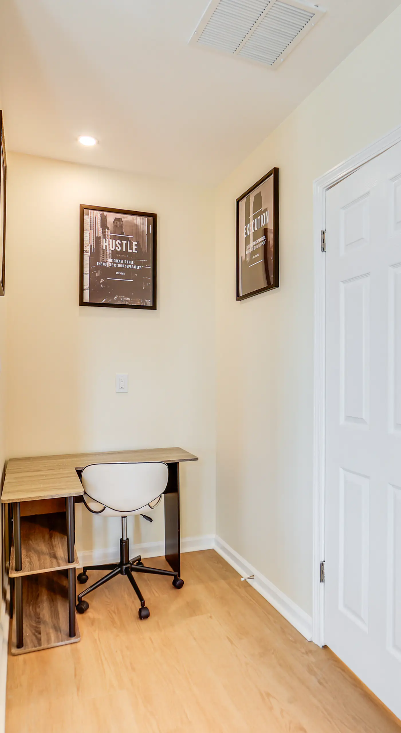 Pittsburgh Home w/ Skyline Views: Walk to Stadium!