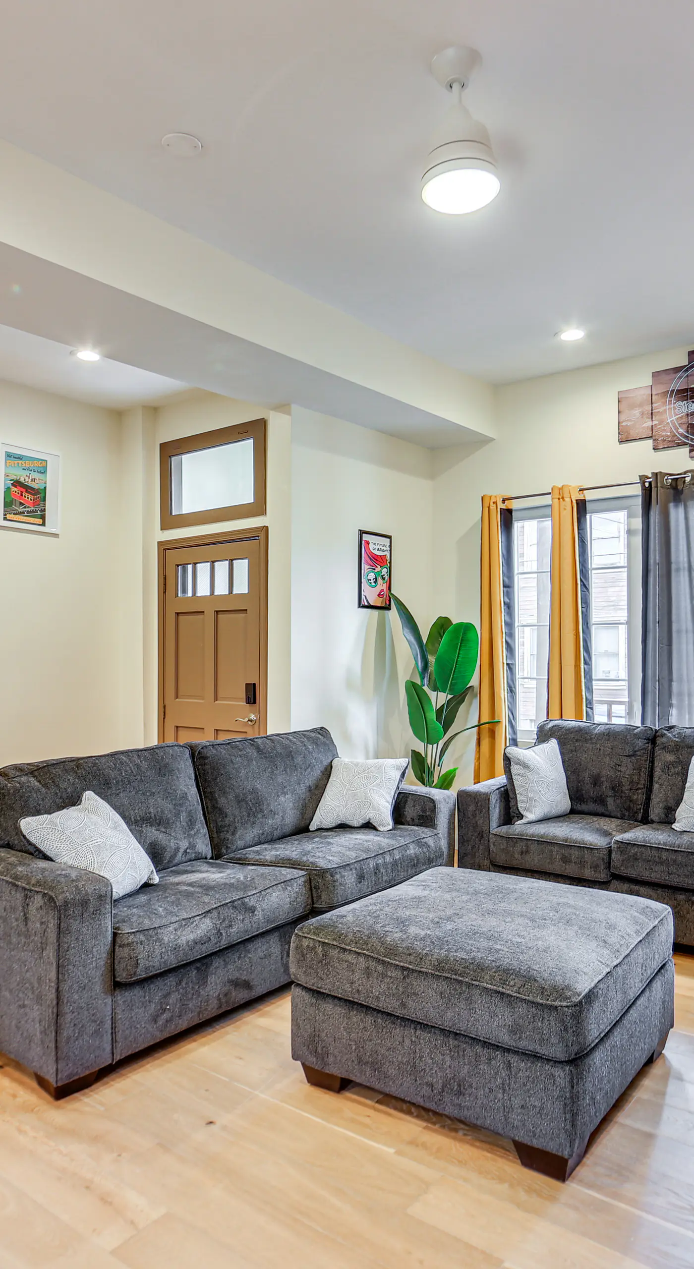 Pittsburgh Home w/ Skyline Views: Walk to Stadium!