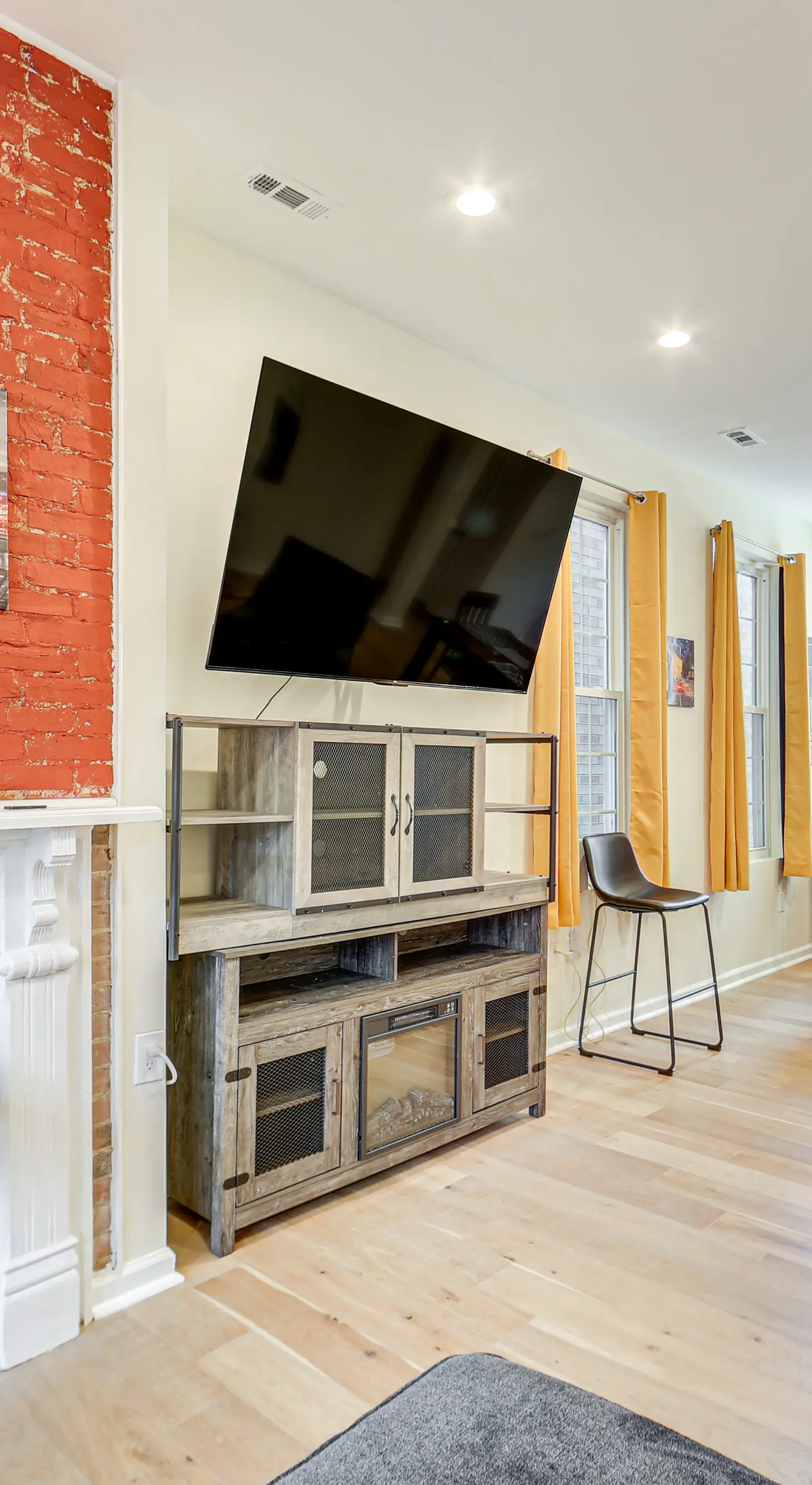 Pittsburgh Home w/ Skyline Views: Walk to Stadium!